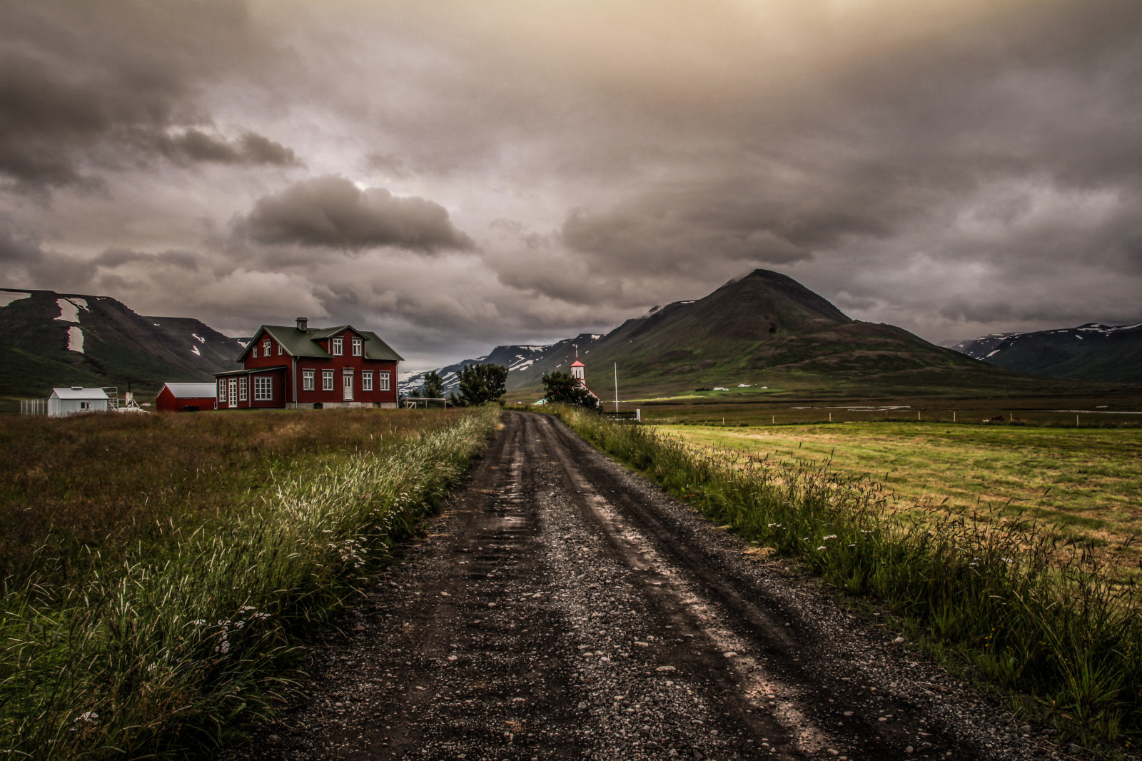 slunečnímu záření, krajina, hory, starý, kopec, Příroda, budova, Červené, tráva, nebe, pole, silnice, mraky, Dům, zelená, večer, ráno, pobřeží, hospodařit, Kánon, horizont, kostel, Island, soumrak, náboženství, cesta, plošina, světlo, polního, mrak, příjezdová cesta, hora, domů, tma, louka, krajiny, hof, vysočina, jezero, venkov, atmosférický jev, horských reliéf, geografický rys, pohoří, pubflickr, meteorologický jev, Hofsos
