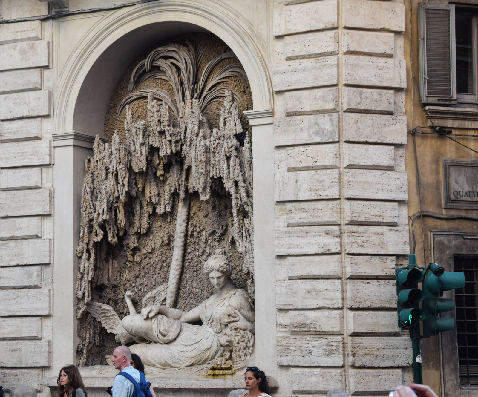 chrám, město, Itálie, architektura, starověký, sochařství, socha, Evropa, oblouk, Řím, památník, UMĚNÍ, rom, pradávné město, roma, Barberini, Piazza Barberini, viadellequatrofontane, viasisitina, trevifountainguesthouse, fasáda, dávná historie, místo uctívání