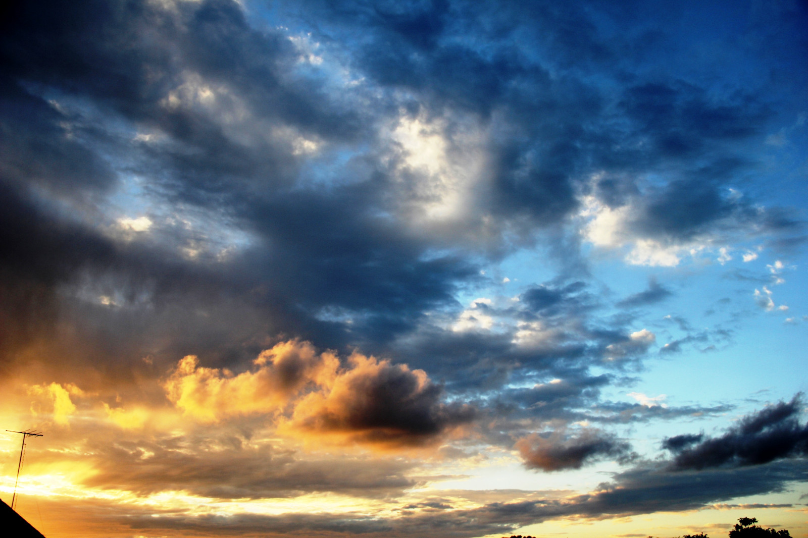 แสงแดด, พระอาทิตย์ตก, เมือง, ธรรมชาติ, การสะท้อน, ท้องฟ้า, พระอาทิตย์ขึ้น, ตอนเย็น, เช้า, ดวงอาทิตย์, Canon, ขอบฟ้า, บรรยากาศ, พลบค่ำ, Tramonto, เมฆ, รุ่งอรุณ, กะพริบตา, Cielo, Naturaleza, nubes, สี, Ciudad, primavera, citta, Naranja, puestadesol, clic2011, สายัณห์, ท้องฟ้าสีแดงตอนเช้า, ปรากฏการณ์ทางอุตุนิยมวิทยา