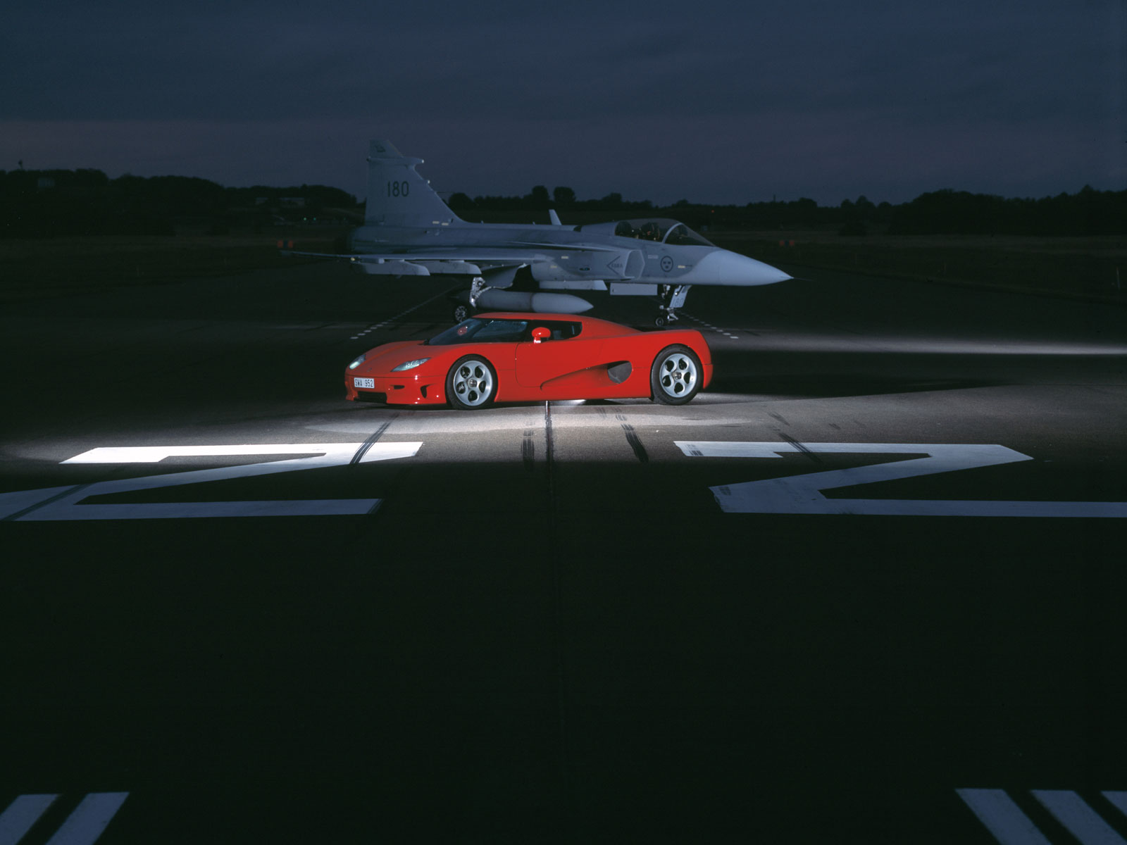 auto, vozidlo, letoun, letadlo, sportovní auto, Koenigsegg, netcarshow, netcar, obrázky vozidel, photo auto, 2009, CC8S, letectví, Snímek obrazovky, Atmosféra Země, automobilového designu, závodní auto