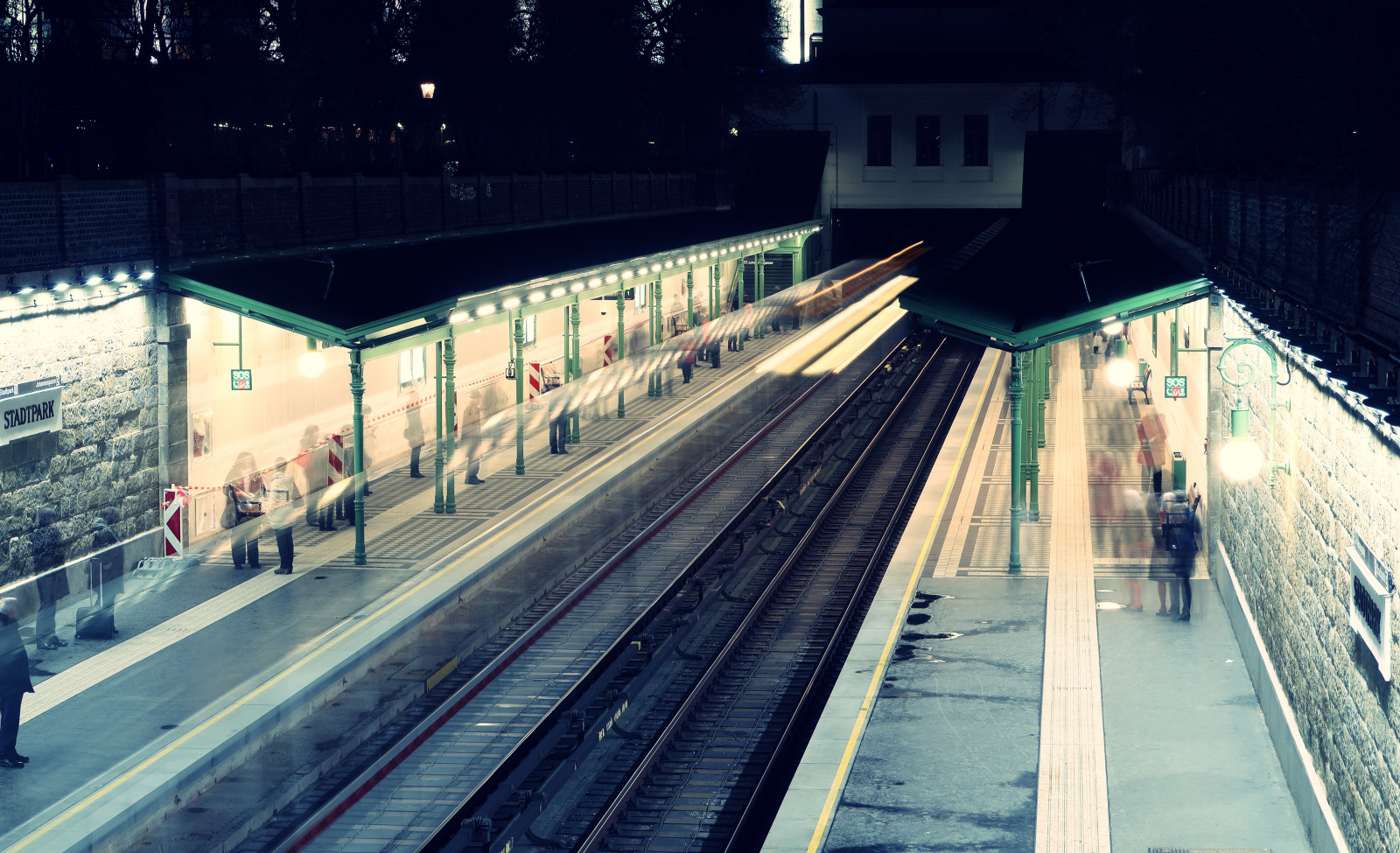 podzemí, U4, Vídeň, noc, Stadtpark, stanice, dlouho, expozice, stohování, pomalý, uzávěrka, Kánon, silná rána, g7x, označit, ii, Rakousko, Evropa, město, centrum, městský, temný, světla, přeprava, lidé, ND8, neutrální, hustota, crossprocess