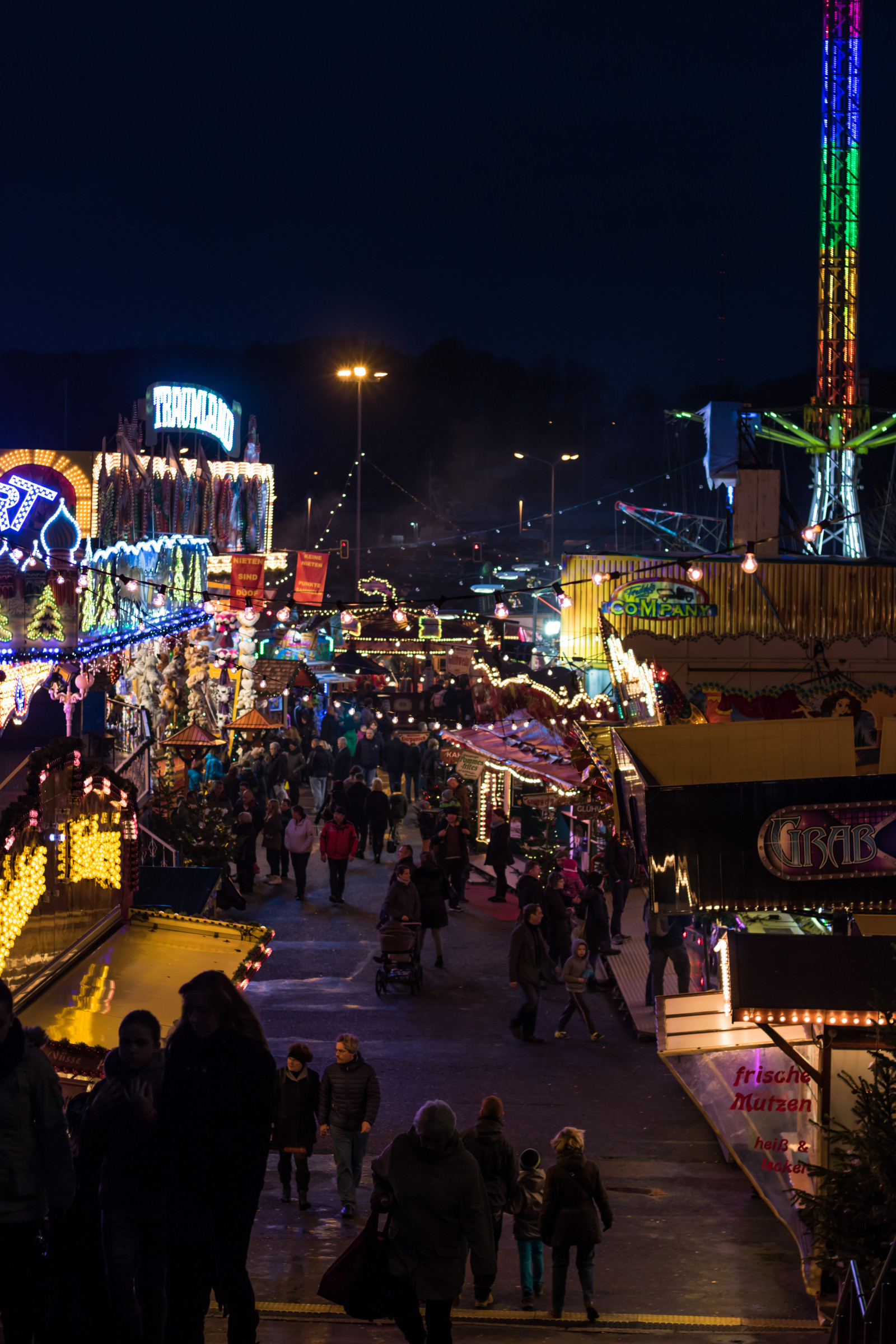 město, noc, večer, Německo, Vánoce, Vánoční osvětlení, centrum, festival, Vánoce, vánoční trh, července, Německo, deutschland, Rostock, julmarknad, exif modelu canoneos760d, geocountry, Kamera aby kánon, geocity, Model fotoaparátu canoneos760d, geostate, geolocation, exif aby kánon, exif isospeed 200, exif focallength 50mm, EXIF ef50mmf18stm čočka, EXIF otvor 28, weinachtsmarkt, dav, vánoční dekorace