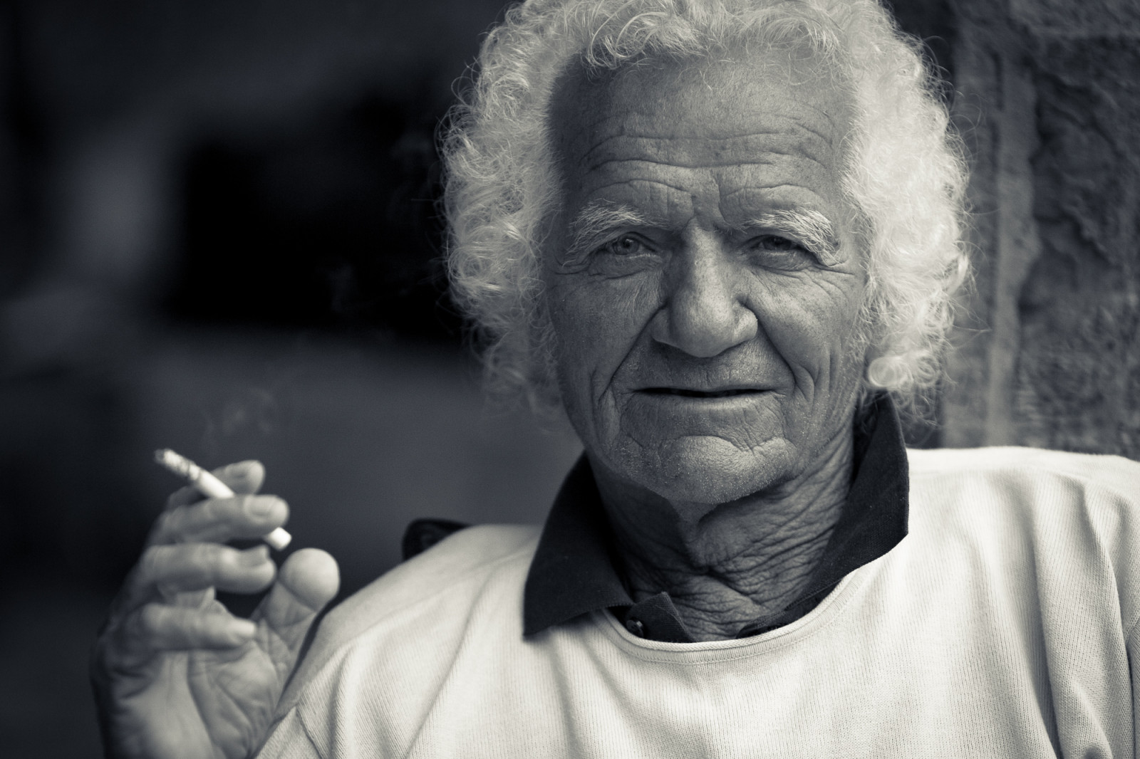 Osoba, muž, fotografie, tvář, Černá, Černý a bílý, starší občan, fotografování, monochromatické fotografování, emoce, člověk, oko, portrét, vráska, černobílý, starší, ruka, portrétní fotografie, usměj se, human behavior, stock photography