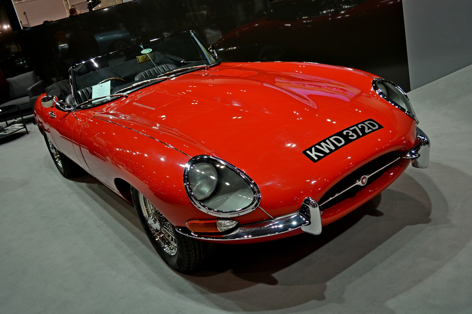 světla, Londýn, město, Itálie, auto, odraz, zima, vozidlo, Supercars, Fotoaparát, Anglie, Německo, Nikon, Francie, hlavní město, britský, sportovní auto, francouzština, lesklý, objektiv, Roadster, jasný, závodění, Spojené království, veteránem, klasická auta, Uvnitř, kupé, Konvertibilní, ostrý, výkon auta, událost, odznak, italština, Němec, limuzína, Typ Jaguar E, Ostrost, majetek, Marina, světlo, Krásná, Amerika, krása, akce, hnutí, barva, cars, krytý, závod, detail, barvy, digitální, show, f1, klasický, superauto, docklands, 1855mm, americký, lesk, Spojené království, D5100, Británie, hýbat se, doky, evropský, sLR, touring, společenská místnost, LeMans, formule 1, vynikat, oříznutí, automobilového designu, motorové vozidlo, starožitný auto, auto show, hatchback, náklon, poklop, croped