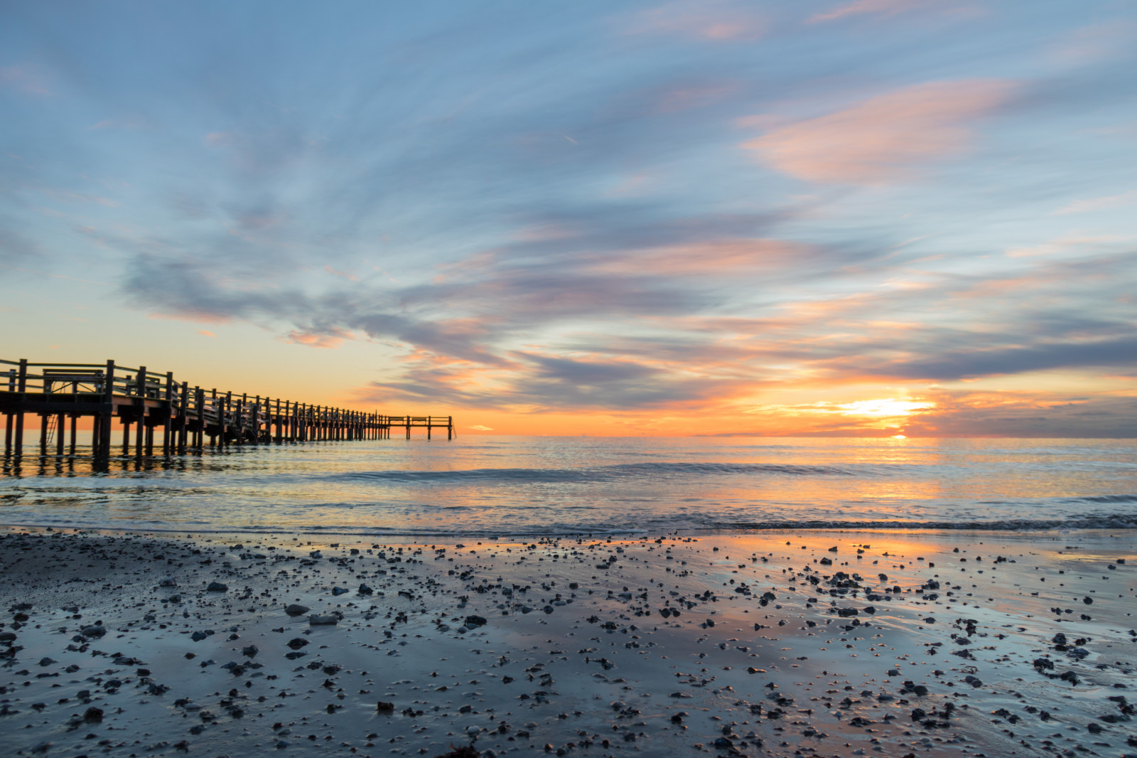 luce del sole, tramonto, mare, acqua, puntellare, sabbia, riflessione, cielo, inverno, spiaggia, Alba, sera, mattina, costa, Sole, orizzonte, molo, bacino, crepuscolo, Sol, nube, alba, oceano, onda, himmel, brygga, solnedg ng, vatten, Vinter, HAV, moln, modello canoneos760d exif, geocountry, Marca fotocamera Canon, Geocity, modello di fotocamera canoneos760d, geostate, geolocalizzazione, Lente exif efs18200mmf3556is, exif fare canon, exif ISOSPEED 100, dalabadet, exif focalLength 18 millimetri, apertura exif 50, ultimi bagliori, corpo d'acqua, vento onda
