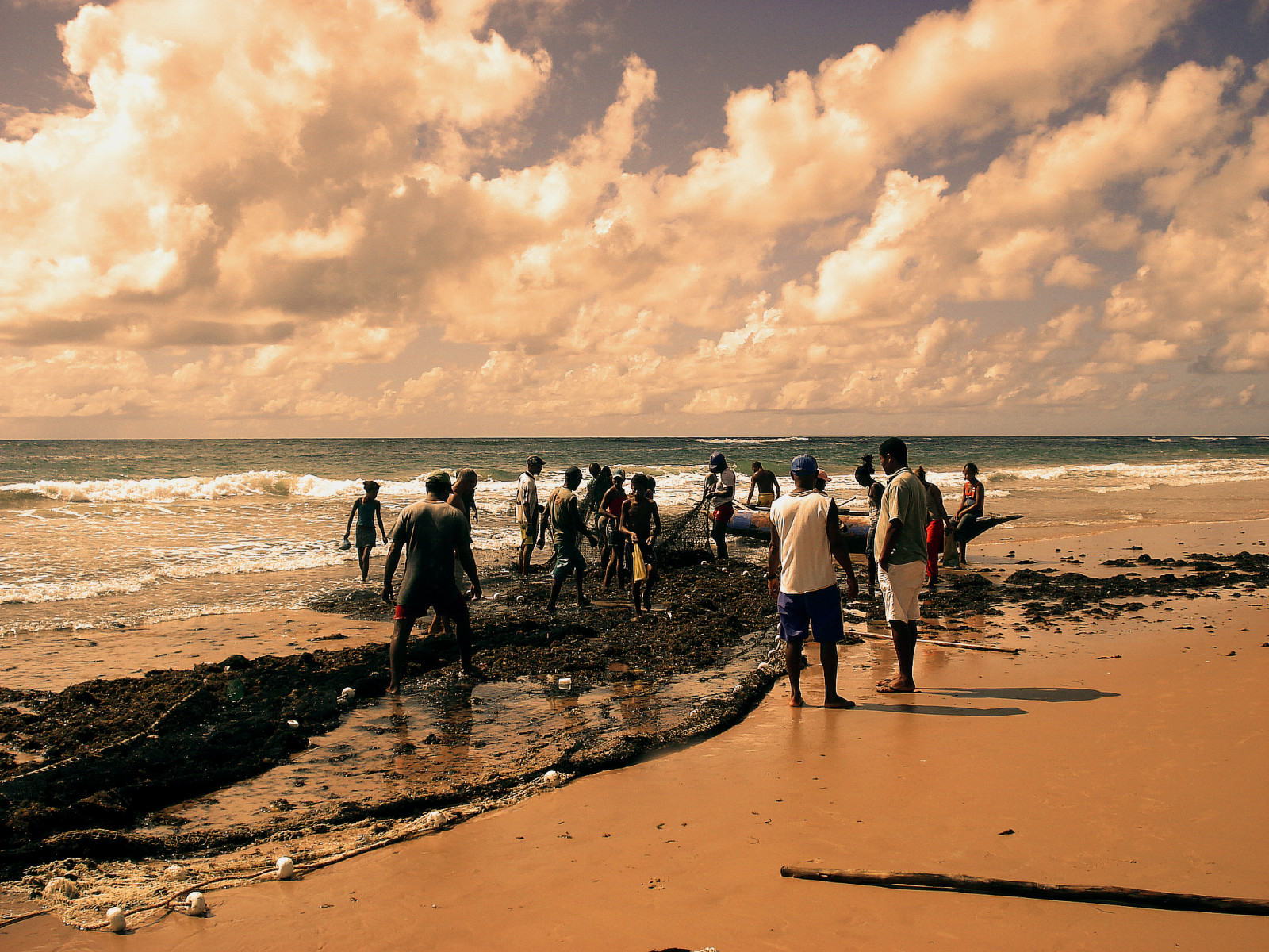 moře, nebe, lidé, Ryba, Brasil, mraky, mar, pessoas, kobyla, searchthebest, Peixe, bahia, mraky, nuvens, mraky, Rede, mara, pesce, pescadores, waterreflections, littlestories, krása je v očích toho, kdo se dívá, mywinners, flickrgold, holidaysvacanzeurlaub, ithinkthisisart, flickerdiamond, globalvillage2, lunarvillage, seasunclouds, worldpicture, beachpraiaplaya, bestsun, picswithsoul