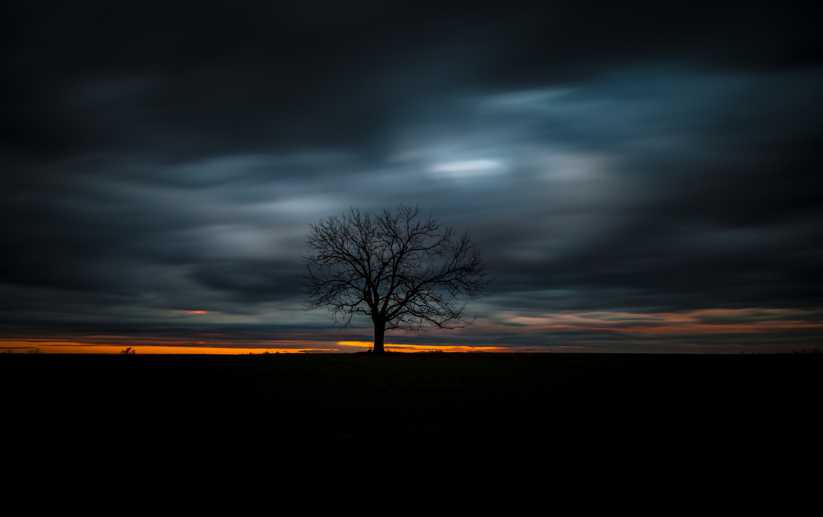 slunečnímu záření, podzim, Černá, temný, západ slunce, noc, nebe, mraky, svítání, večer, ráno, Kánon, oranžový, měsíční svit, vítr, horizont, atmosféra, soumrak, světlo, longexposure, 24105usml, mrak, strom, 5dmarkii, bouřlivý, svítání, tma, odlesk