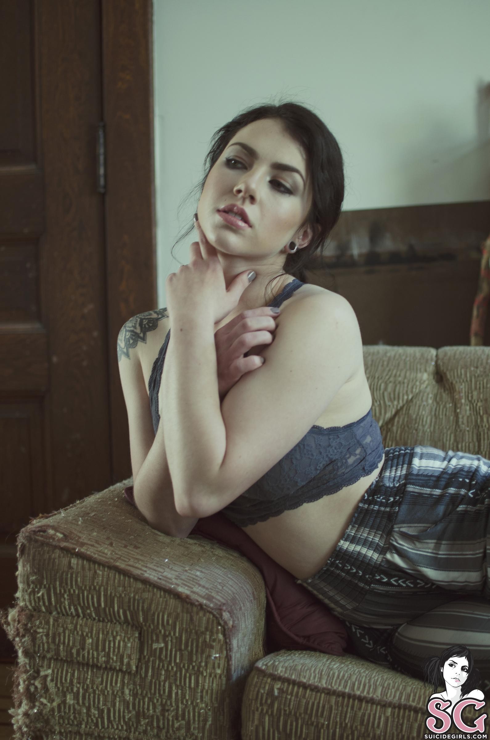 model, portrét, dlouhé vlasy, sedící, fotografování, móda, suicidegirls, Osoba, oblečení, Milenci, dívka, krása, žena, ruka, dáma, noha, fotografie, obraz, lidských pozice, focení, umění model, Lidské tělo, stehno