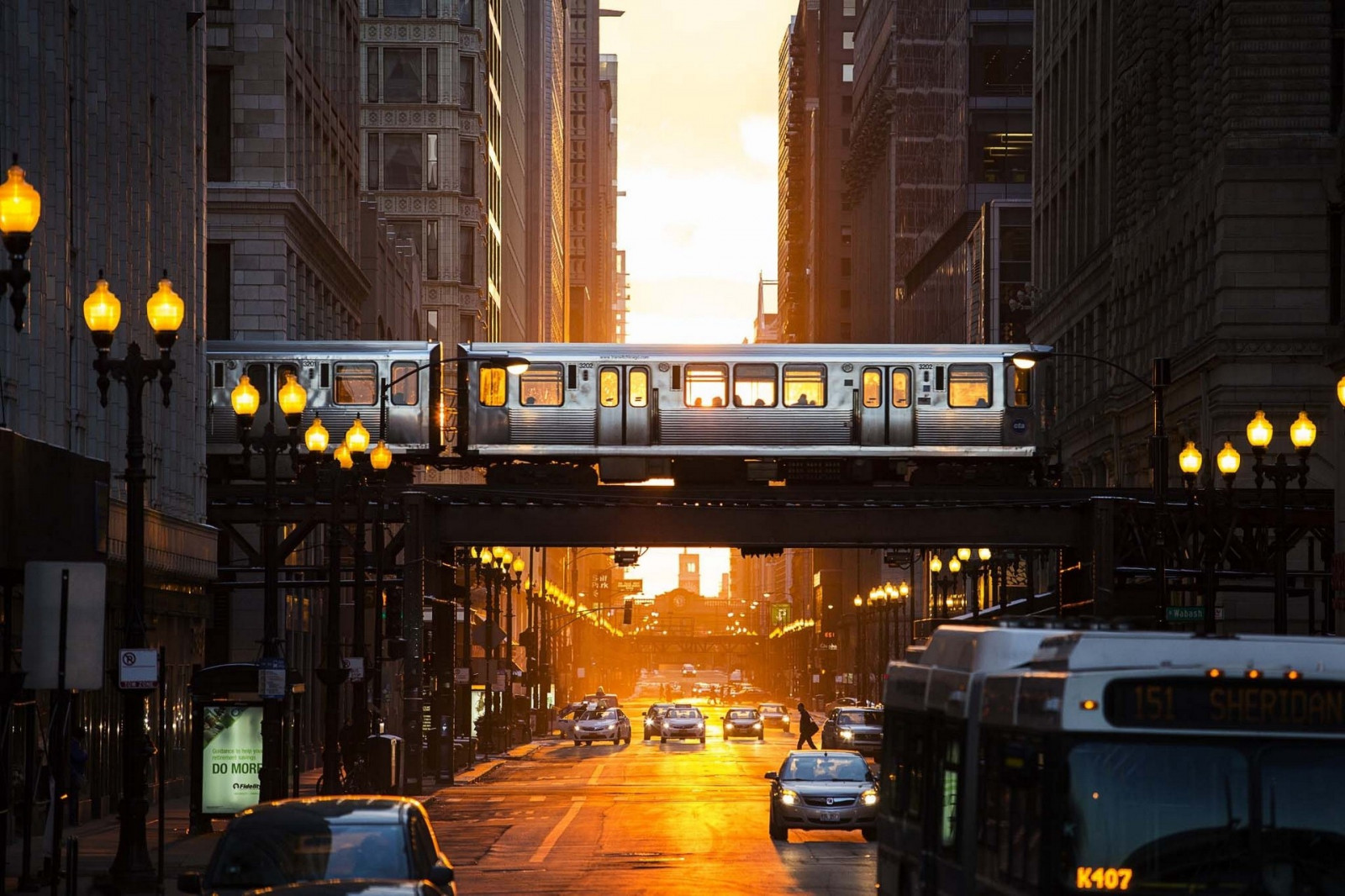 sollys, gadebelysning, solnedgang, by, gade, bybilledet, nat, arkitektur, bil, by-, vej, tog, lanterne, aften, orange, Trafik, tid, USA, busser, transportere, Chicago, metropol, metro, infrastruktur, Adam Alexander, lys, downtown, belysning, mørke, byområde, hovedstadsområde, offentlig transport