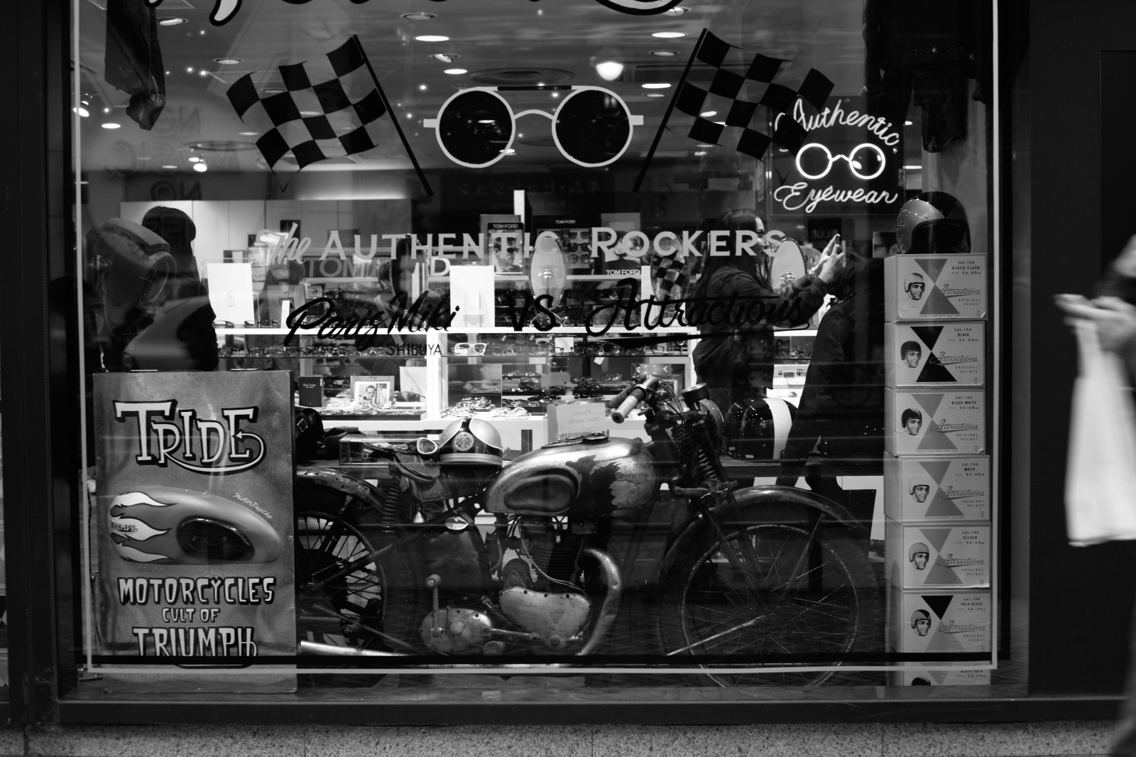 hvid, sort, monokrom, gade, fotografering, Leica, Tokyo, M, Shibuya, bw, fotografi, Zeiss, carlzeiss, leicam, typ240, plane, planar250zm, billede, sort og hvid, monokrom fotografering, udstillingsvindue