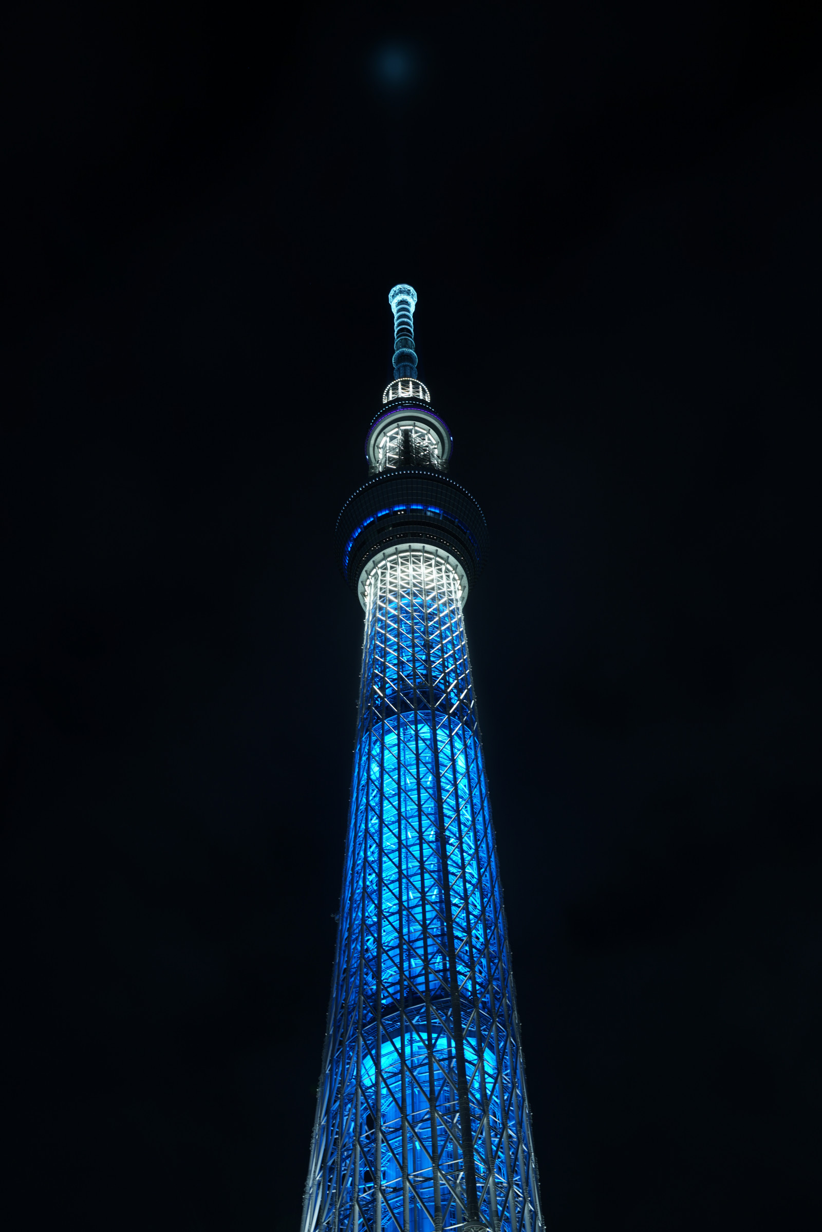 Japonsko, pouliční osvětlení, noc, architektura, odraz, symetrie, modrý, věž, Sony, Tokio, RX1R, jp, Skytree, světlo, osvětlené, osvětlení, osvětlení, CC, Zeiss, tma, iki, mezník, Tokyo Sky Tree, rx, rx1, rx1rm2, rx1rmark2, CreativeCommons, svítidlo