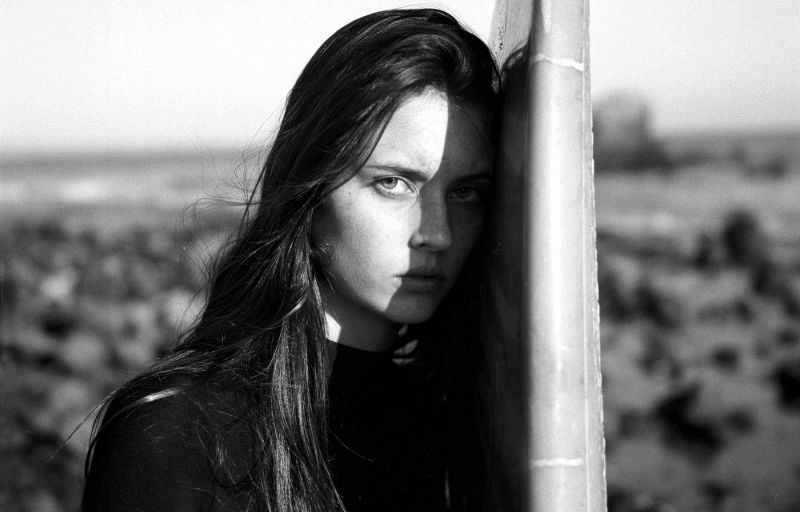white, black, women outdoors, women, monochrome, model white, black, women outdoors, women, monochrome, model