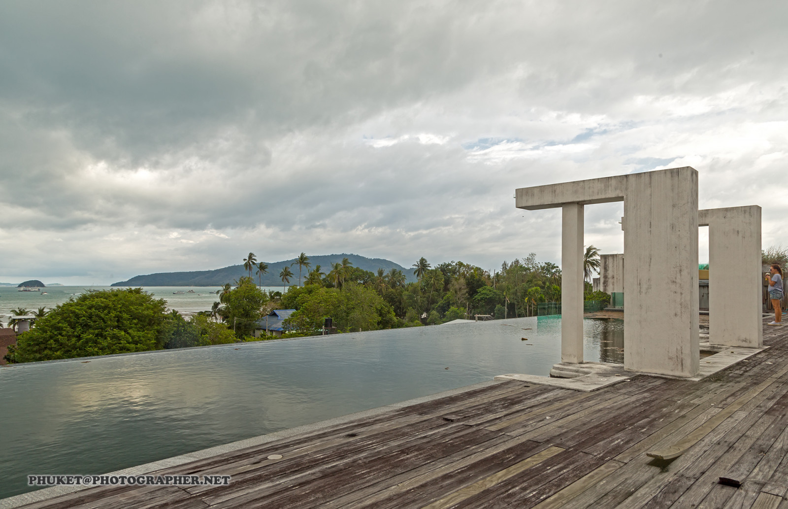 západ slunce, moře, záliv, architektura, kopec, voda, Příroda, pobřeží, budova, pokoj, místnost, opuštěný, nebe, mraky, pláž, Dům, hotel, panoráma, pobřeží, slunce, vítr, letovisko, ostrov, dok, džungle, Thajsko, chodník, struktura, dovolená, Cihlový, infrastruktura, mrak, hora, zeměpisný, venkovní, divoký, oceán, paluba, lobby, opustit, terasa, bazén, phuket, geo, nat, forumlinvoyage, Chalong, výhled na moře