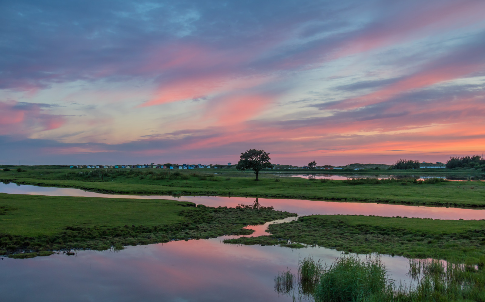 Landschaft, Sonnenuntergang, Hügel, Natur, Betrachtung, Gras, Himmel, Feld, Sonnenaufgang, Abend, Morgen, Fluss, Horizont, Dämmerung, Feuchtgebiet, Wolke, Dämmerung, Wiese, Solnedg ng, Skan r, Landkap, Reflektion, Exif Modell canoneos760d, Geocountry, Kamera macht canon, Geocity, Kameramodell canoneos760d, Geostate, Geolocation, Exif linse efs18200mmf3556is, Exif machen canon, Exif focallength 28mm, Exif Blende 40, Exif isospeed 200, Wiese, Ebene, Prärie, Sumpf, ländliches Gebiet, Lebensraum, natürlichen Umgebung, geographische Eigenschaft