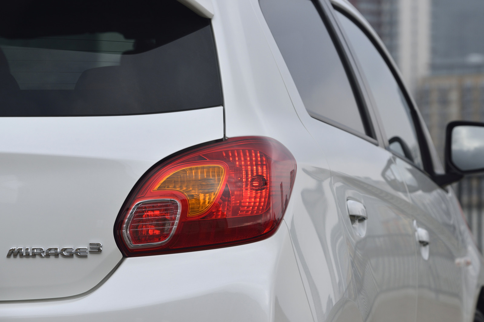 auto, vozidlo, Toyota, mitsubishi, netcarshow, netcar, obrázky vozidel, photo auto, 2014, kolo, verze Mirage UK, pozemní vozidla, automobilový exteriér, automobil make, rodinný vůz, nárazník, kompaktní vůz, městské auto, sportovní užitkové vozidlo, toyota Vitz