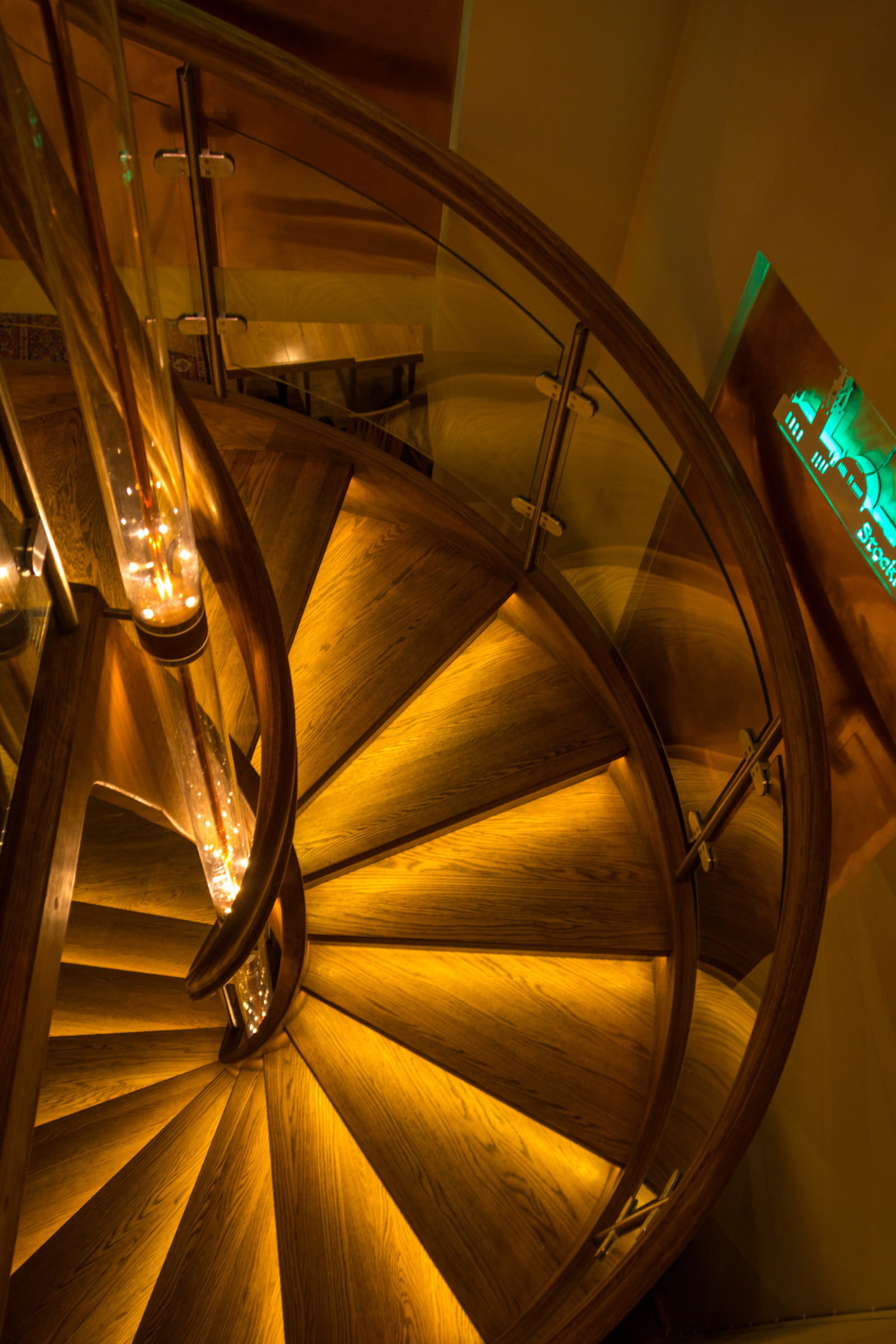 dřevo, symetrie, žlutý, sklenka, Stockholm, schody, UMĚNÍ, světlo, osvětlení, tvar, design, Trappa, attackfoto, gamlastan, staré Město, attackfoto7, underkastanjen, Muž se objekt