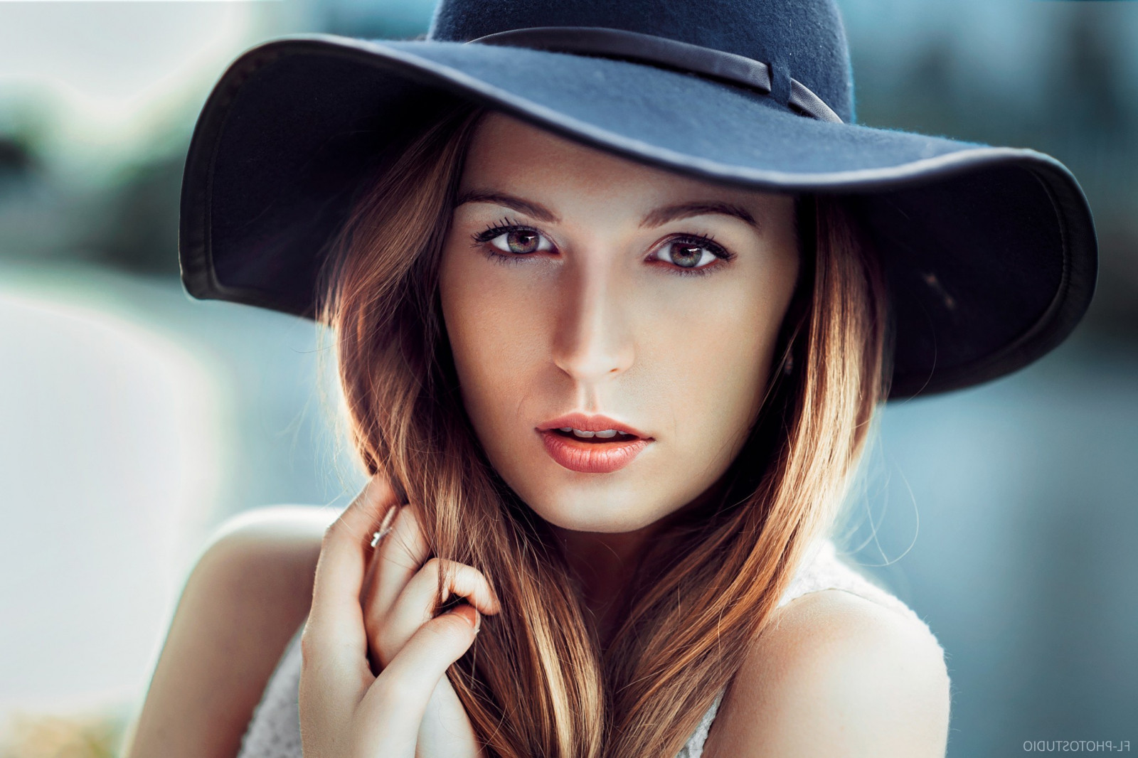 tvář, ženy, model, portrét, brýle, čepice, fotografování, zpěvák, móda, vlasy, Osoba, kůže, oblečení, hlava, supermodelka, dívka, krása, oko, dáma, účes, 2048x1365 px, portrétní fotografie, focení, hnědé vlasy, módní doplněk, vision care, orgán, brýlí