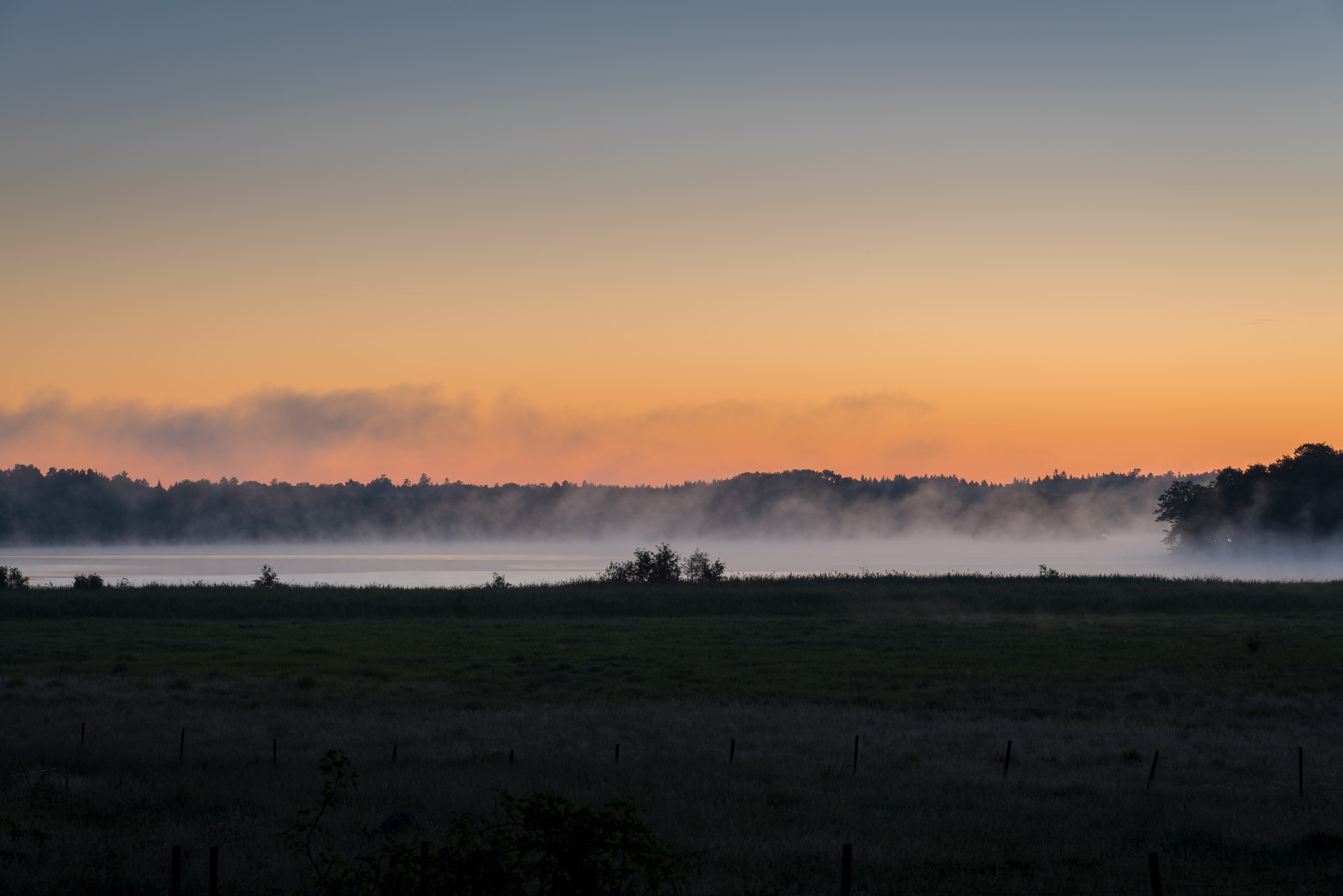 slunečnímu záření, západ slunce, noc, kopec, jezero, Příroda, odraz, nebe, pole, svítání, večer, ráno, mlha, horizont, atmosféra, letní, Švédsko, soumrak, Sverige, mrak, mlha, hora, svítání, venkovní, se, prostý, nikond750, prérie, venkov, atmosférický jev, odlesk, afsnikkor241204gvr, uppsalal n