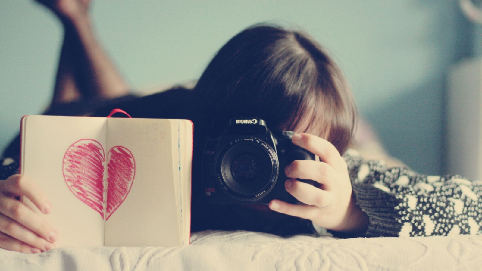 bianca, donne, ritratto, bicchieri, amore, fotografia, macchina fotografica, blu, Canone, fotografo, scrittura, emozione, Persona, pelle, colore, bambino, ragazza, bellezza, occhio, donna, mano, fotografia, Senso, organo, avvicinamento, interazione