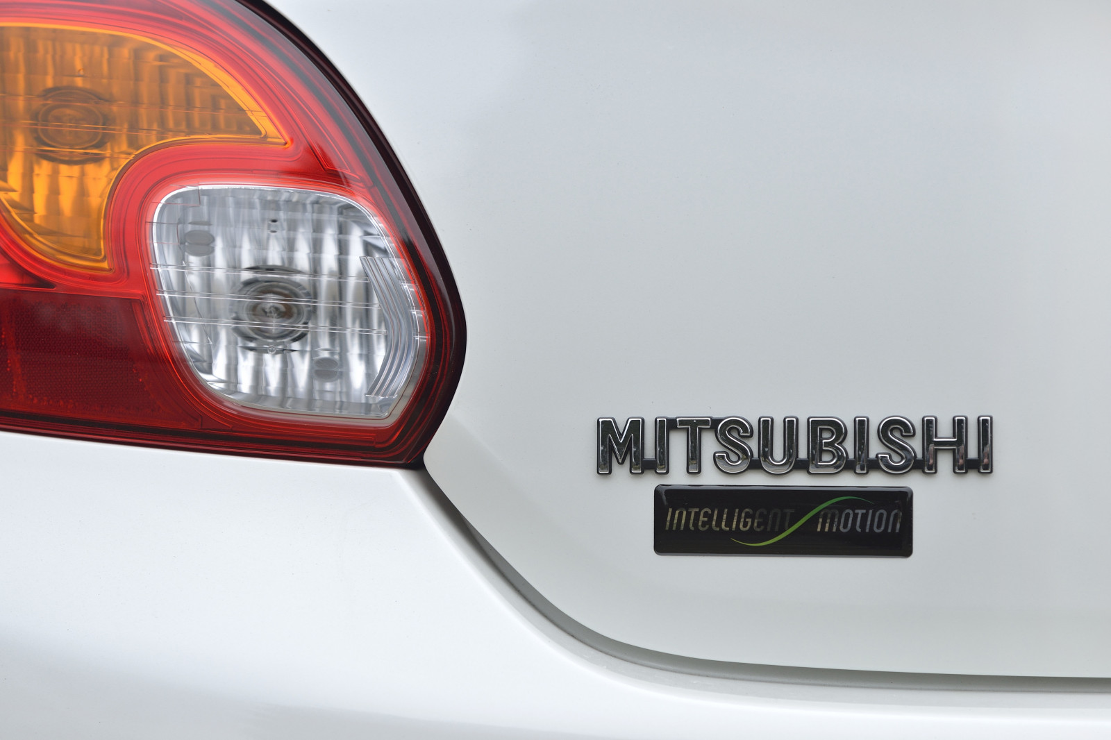 auto, veicolo, Mitsubishi, Mini, netcarshow, netcar, immagini di auto, auto foto, 2014, ruota, versione Mirage UK, design automobilistico, esterno automobilistico, marca di automobile, modello di auto, veicolo di lusso, auto di famiglia, paraurti, vettura di medie dimensioni, targa automobilistica