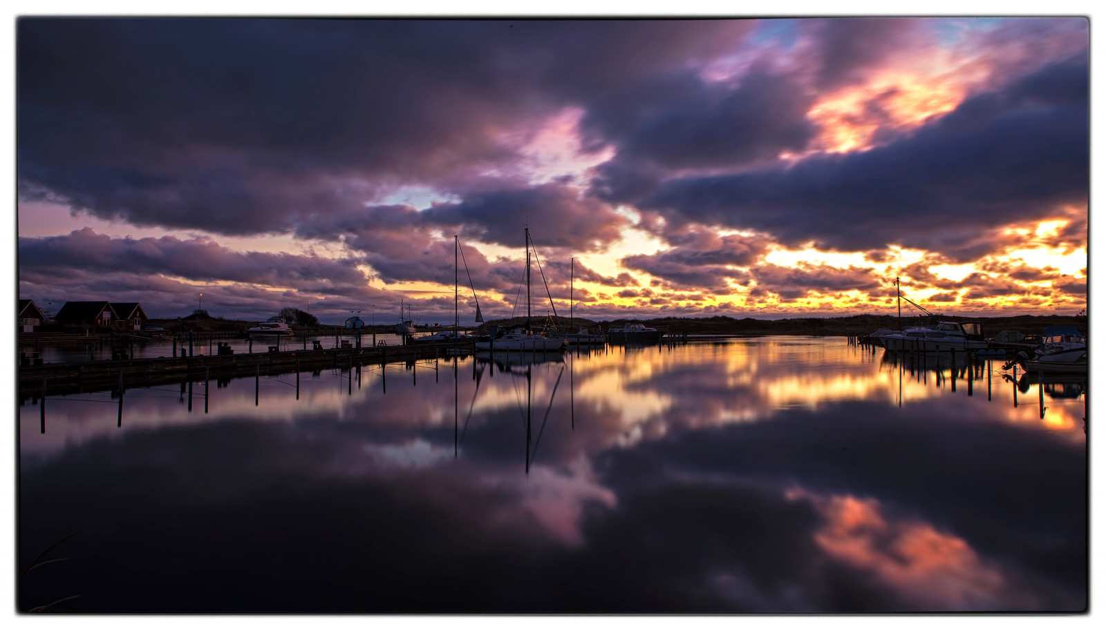 slunečnímu záření, loď, loď, západ slunce, voda, odraz, nebe, mraky, svítání, panoráma, večer, ráno, Kánon, přístav, horizont, atmosféra, panoráma, rám, soumrak, Dánsko, longexposure, mrak, svítání, venkovní, odrazy, Danmark, havn, photoborder, odlesk, Vand, Nordjylland, elementsorganizer11, canon5dmark2, lukketid, skyer, houhavn