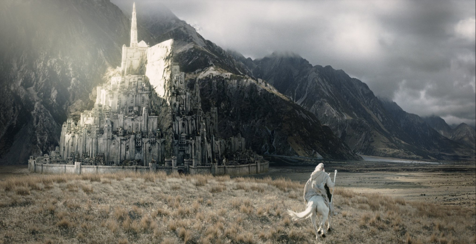 Masaustu 2032x1043 Piksel Gandalf Gondor Minas Tirith Yuzuklerin Efendisi Yuzuklerin Efendisi Kralin Donusu Buyucu 2032x1043 659204 Masaustu Arka Plan Hd Wallhere