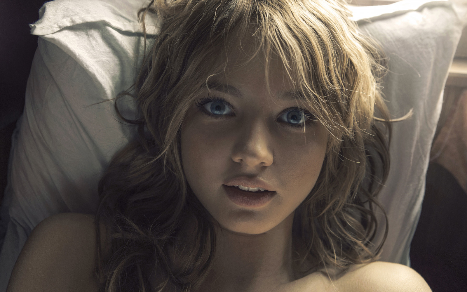 tvář, ženy, model, portrét, oči, dlouhé vlasy, vlasy, šťavnaté rty, pusa, emoce, Osoba, kůže, hlava, dívka, krása, usměj se, oko, žena, dáma, blond, účes, portrétní fotografie, hnědé vlasy, umění model, mimika, Lidské tělo, orgán