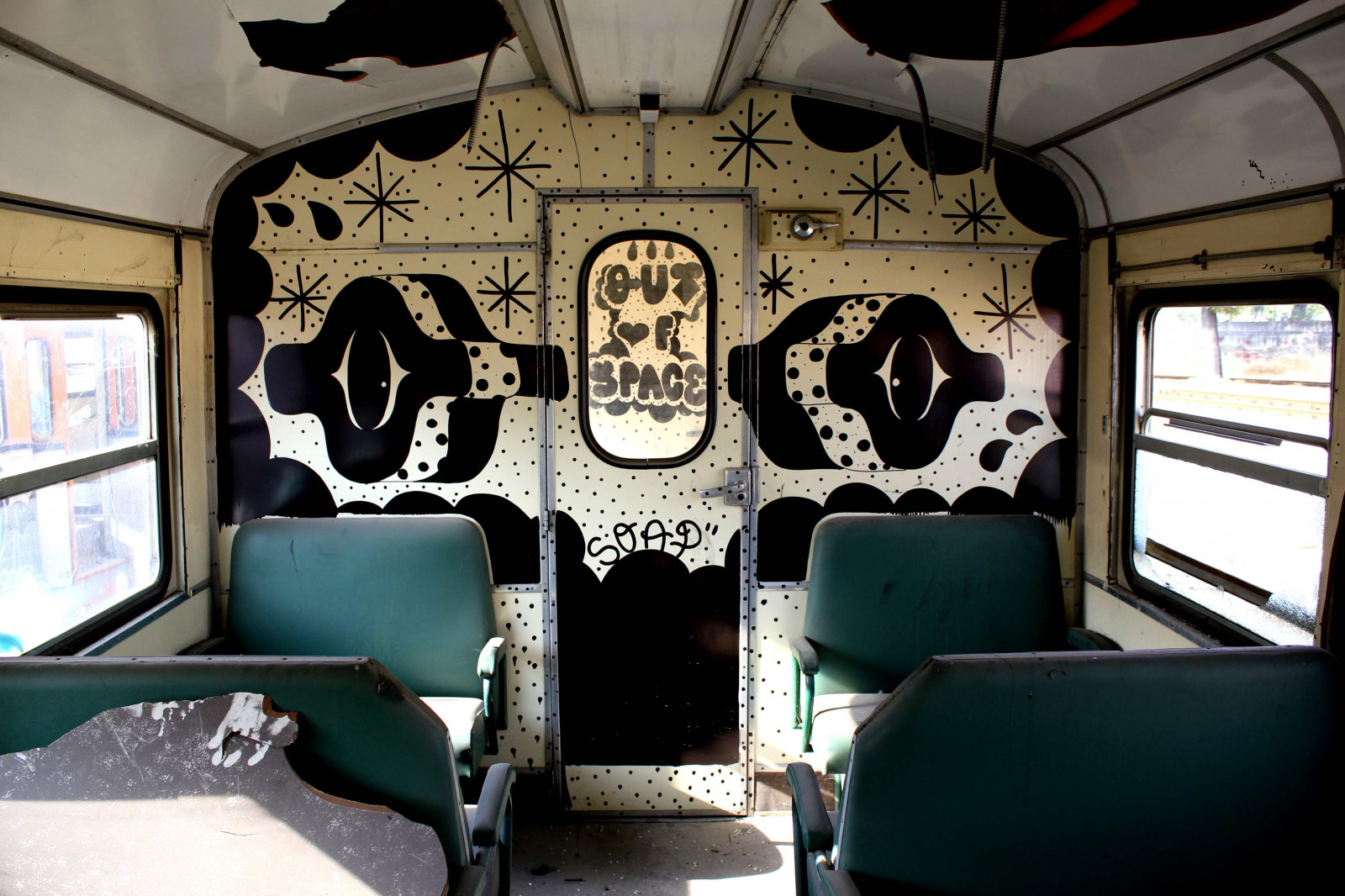 prostor, pokoj, místnost, vozidlo, hudba, kouzelník, grafiti, mýdlo, pilotní kabina, Milano, Lhasa, 4, UMĚNÍ, video, ven, roma, puglie, veřejná doprava, Brindisi, napsat, bari, triptik, bluesteady