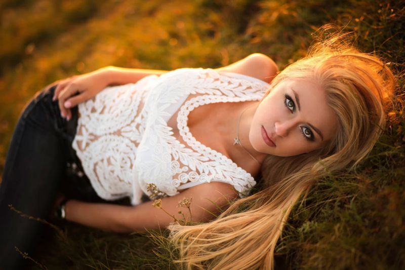 modell,portrett,blond,langt hår,fotografering,kjole