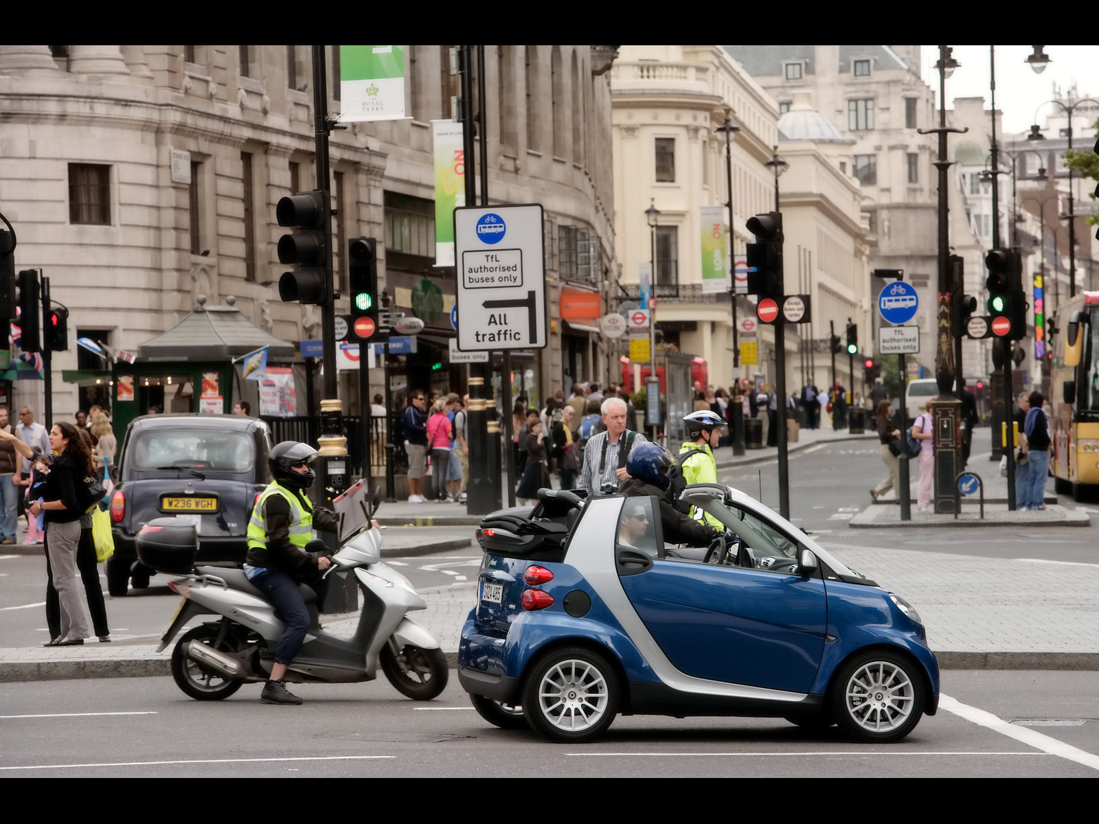 Wallpaper Vehicle Netcarshow Netcar Car Images Car Photo 2011 Smart Fortwo Micro Hybrid Drive Mode Of Transport 1600x1200 Netcarshow 477560 Hd Wallpapers Wallhere