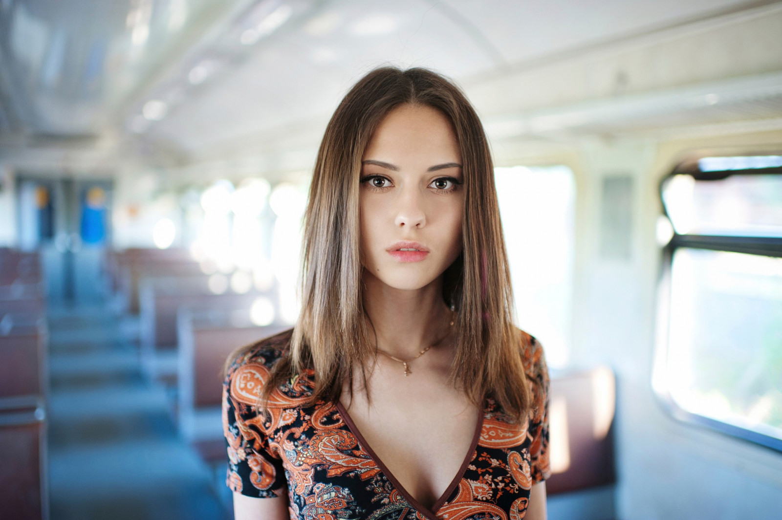 kolgotkah-russkie-fotomodeli-devushki-video-dushe-onlayn-chastnoe