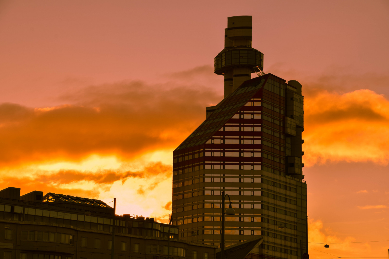 slunečnímu záření, západ slunce, město, panoráma města, odraz, nebe, mraky, svítání, panoráma, mrakodrap, večer, ráno, věž, horizont, Švédsko, Evropa, soumrak, Sverige, mrak, svítání, cityview, se, nebe, Göteborg, g teborg, V strag talandsl n, moln, l ppstiftet, mezník, atmosférický jev