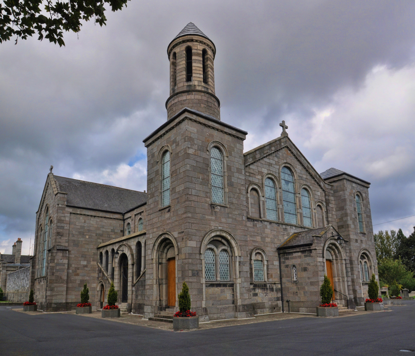 krajina, západ slunce, moře, město, noc, architektura, voda, městský, budova, nebe, fotografování, mraky, zelená, modrý, moderní, slunce, panoráma, Irsko, kostel, soumrak, katedrála, klášter, mír, kaple, Soumrak, majetek, klid, strom, scenérie, bluehour, cestovat, den, flickr, posvátný, svítání, osvětlené, fotografie, městský život, design, moderní, výlet, fotky, mezník, scénický, nikond5000, traveldestination, místo uctívání, derekkiwiclarke, derekclarke, elevatedview, rozvalený, highangleview, cestování a turismus