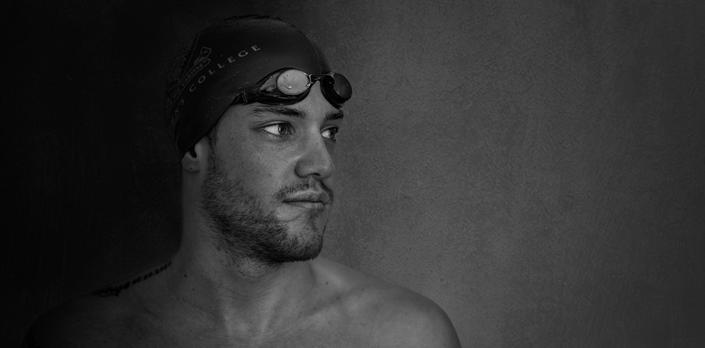 Gesicht, schwarz, einfarbig, Porträt, Sport, Wasser, Fotografie, Gentleman, blau, Unterwasser, Schwimmen, Aqua, 7, Tauchen, Ausbildung, Schwimmer, Licht, Schwarz und weiß, Mann, Menschlich, Foto, Dunkelheit, Schwimmbad, tauchen, Kerl, Porträtmalerei, männlich, Muskel, Kinn, Schwarz und weiß, Monochrome fotografie, Portraitfotografie, Gesichtsbehaarung, gut aussehend, gut aussehend, Pool, Hingabe, gewidmet, Runden, familiär, Goblue