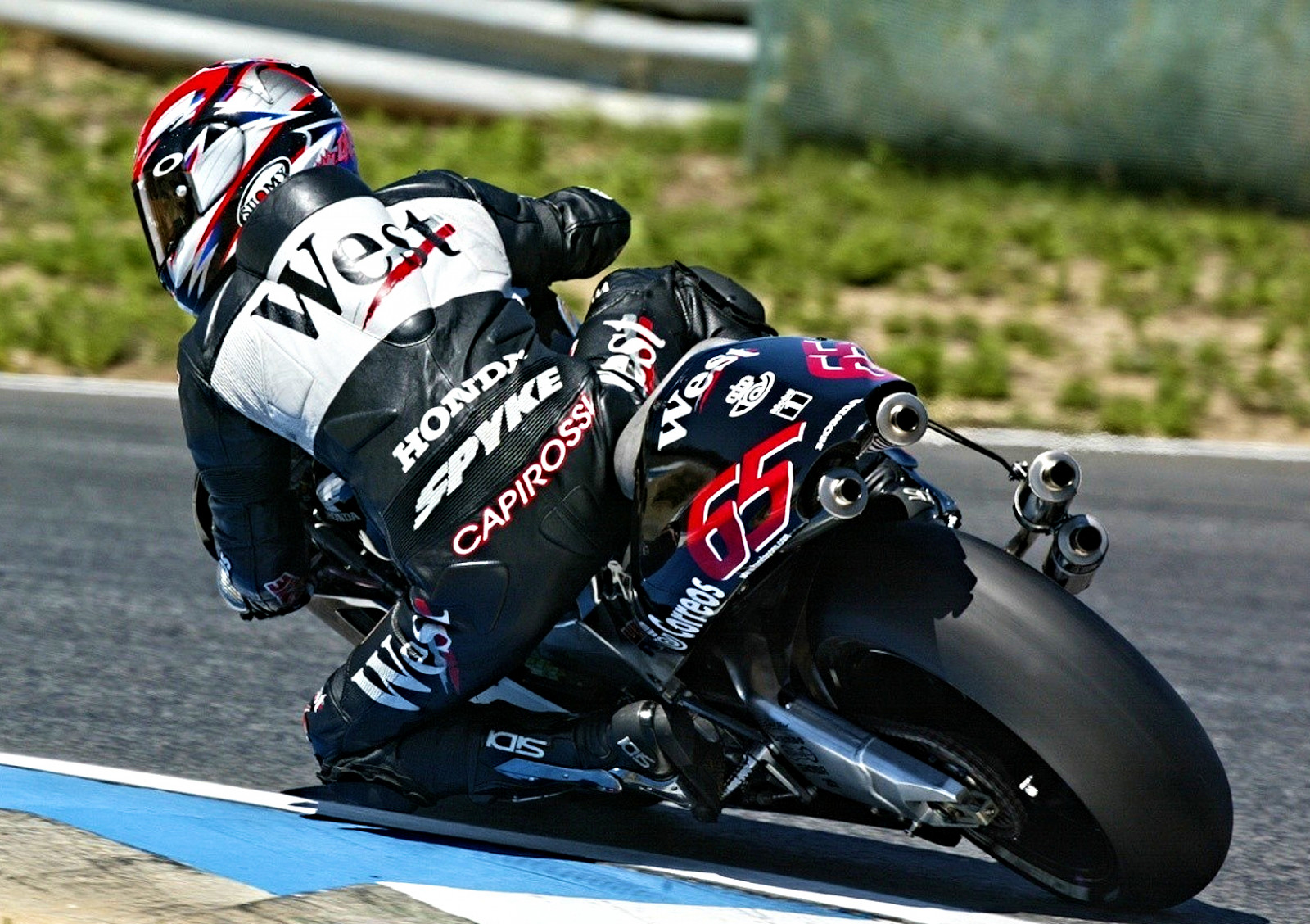 auto, motociclo, veicolo, casco, Honda, Yamaha, pneumatico, autista, da corsa, Ducati, KTM, Trionfo, Kawasaki, Suzuki, Husqvarna, Dainese, daytona, Aprilia, Buell, gara, copricapo, motorsport, motociclismo, impianto sportivo, equipaggiamento per la protezione personale, gare superbike, pista, pneumatici per autoveicoli, road racing, motociclismo, corsa automobilistica, Motomondiale, TT dell'Isola di Man, casco moto, pelli, Motoguzzi, Cagiva, Simson, BMV, endurance racing motorsport