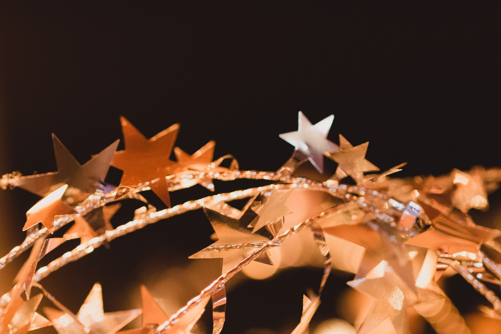 větev, UMĚNÍ, světlo, strom, podzim, list, květ, rostlina, sezóna, osvětlení, slavnostní, hvězda, STJ rna, festlig, dřevina, vánoční dekorace, zblízka, astronomický objekt, makro fotografie, Javorový list