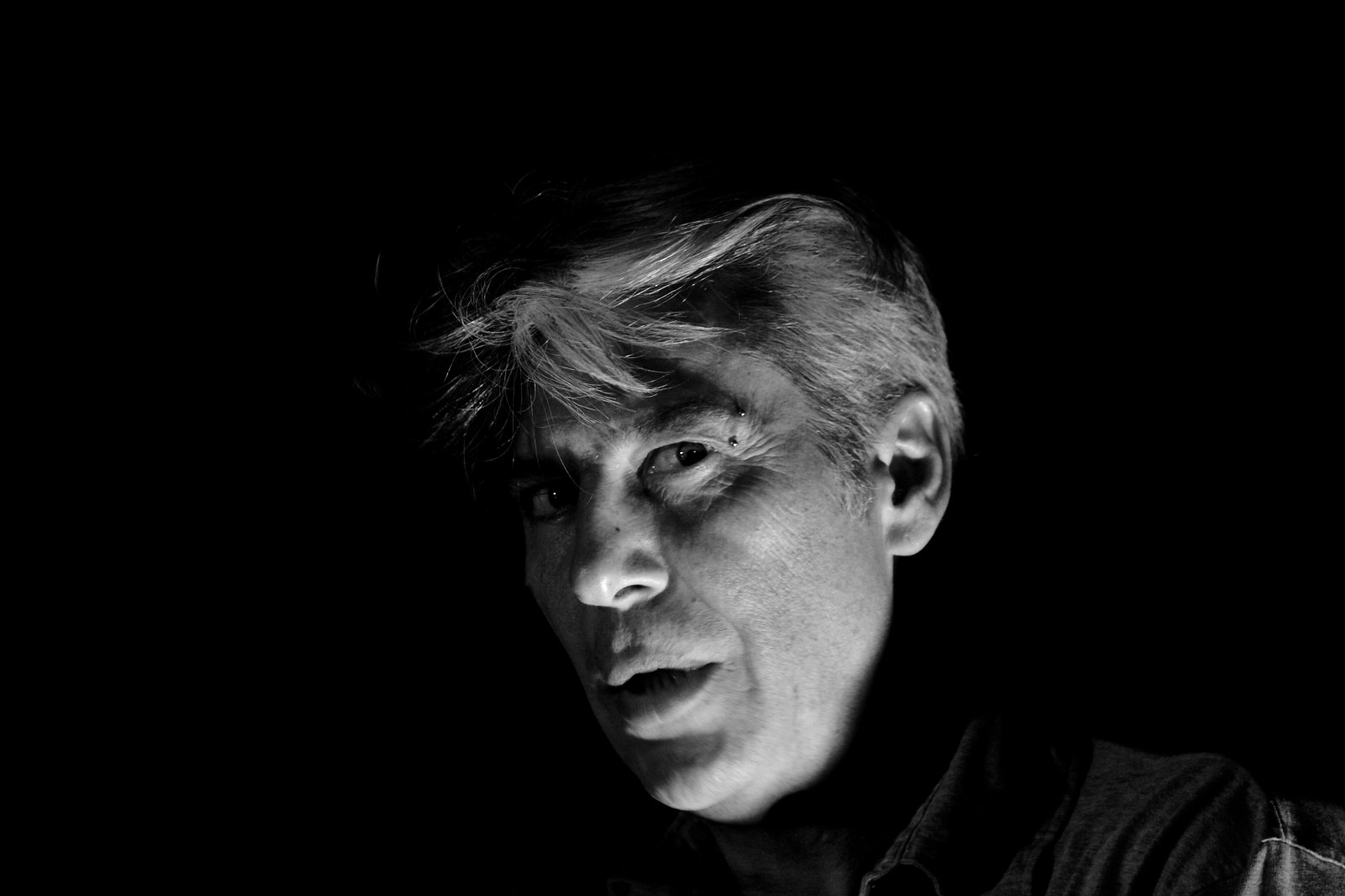 tvář, bílý, Černá, černobílý, portrét, Itálie, fotografování, Kánon, hlava, Andrea, Černý a bílý, tělesné, detail, živá hudba, tma, ritratto, BNW, contrasto, blackandwhiteportrait, koncert, Marche, Černý a bílý, monochromatické fotografování, portrétní fotografie, Film noir, Territorio, bnwshot, bnwpeople, bnwportrait, bnwmood, bnwcontrast, bnwconcert, blackandwhiteshot, blackandwhiteconcert, blackandwhitepeople, facesoftheworld, mistificiolamuuf, serradeconti