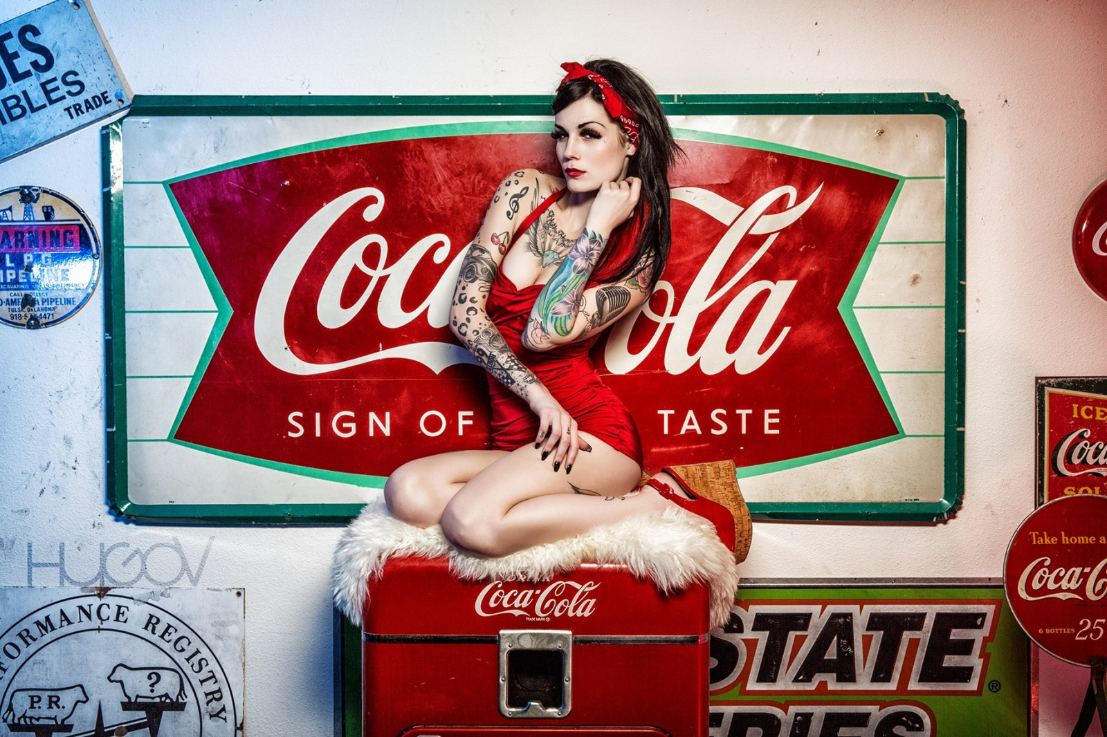 ženy, Červené, tetování, napít se, Coca Cola, značka, reklamní, jemný nápoj, sycené nealkoholické nápoje, kola