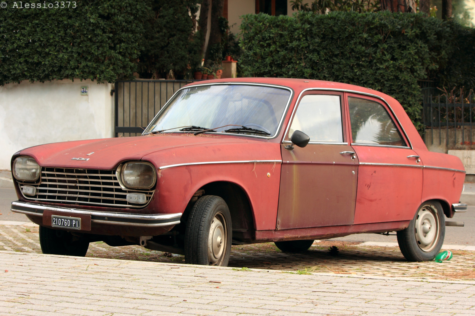 auto, opuštěný, vozidlo, rez, rozklad, peugeot, rezavý, vykotlaný, opuštění, abandonedcars, zrezivělý, rustycars, zanedbaný, rodinný vůz, kompaktní vůz, motorové vozidlo, druh dopravy, městské auto, střední velikost auta, autoshite, nemilovaný, nepoužitý, autoabbandonate, Peugeot204
