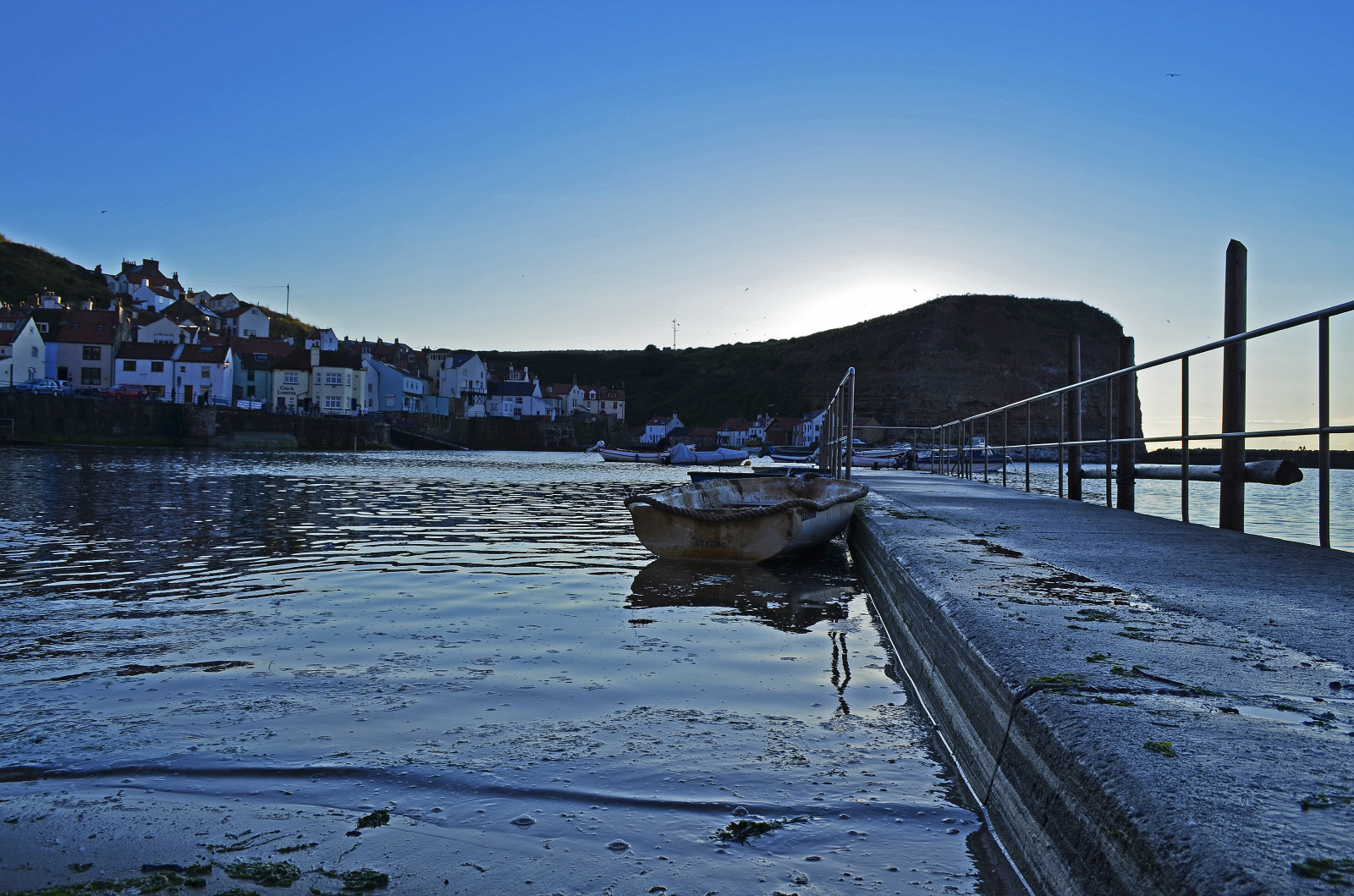 slunečnímu záření, krajina, loď, západ slunce, moře, jezero, voda, pobřeží, odraz, nebe, sníh, zima, uklidnit, modrý, led, vesnice, večer, ráno, pobřeží, řeka, přístav, horizont, letní, Nikon, dok, soumrak, molo, zmrazení, rybolov, rybář, Lake District, hama, Marina, mrak, strom, bluehour, flickr, hodina, prozkoumat, oceán, zlatá hodina, lodě, přímořská krajina, přístav, přístav, domy, kanál, polarizátor, D5100, obrázek dne, dinosaurus, jezero, Severní Yorkshire, elements12, vodní, vstupní, polarisingfilter, Staithes, Pobřežní pobřeží, Dinosaurcoast