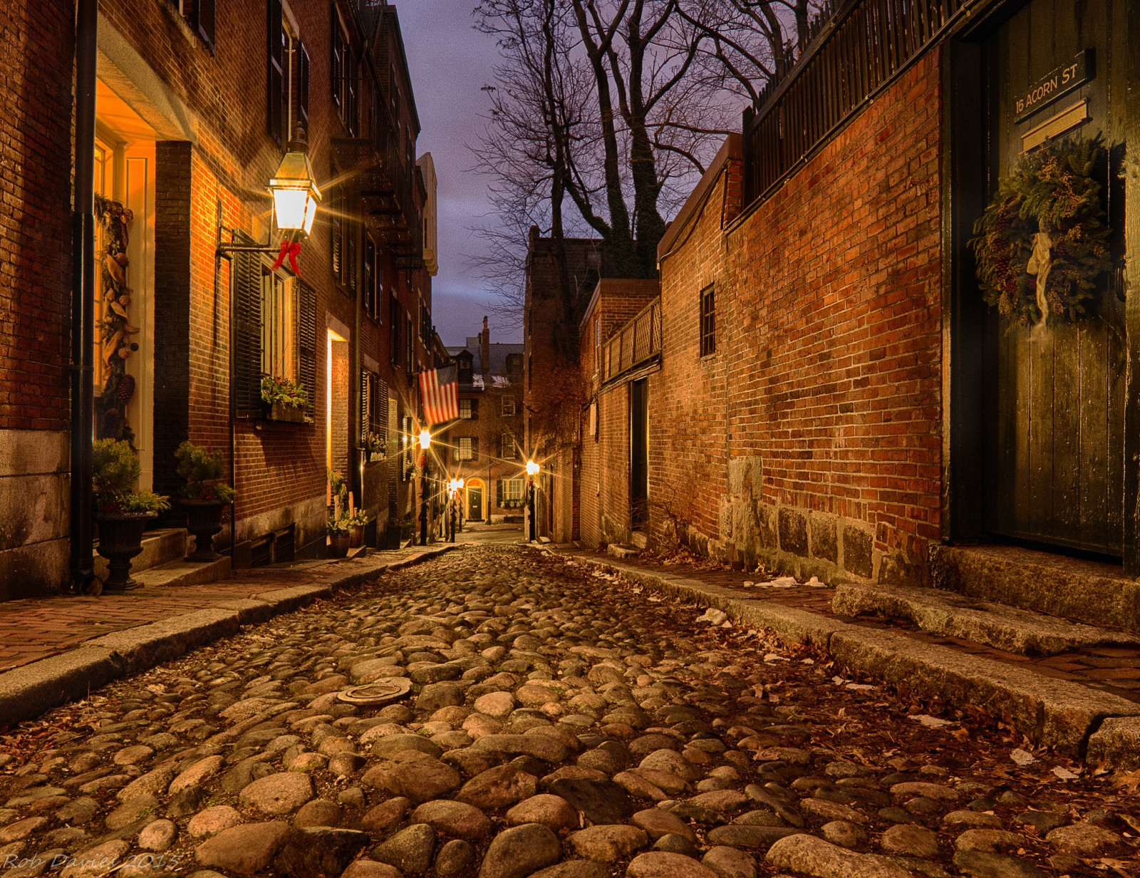 เมือง, ถนน, cityscape, กลางคืน, ถนน, การถ่ายภาพ, หมู่บ้าน, ตอนเย็น, เมือง, โครงสร้างพื้นฐาน, อสังหาริมทรัพย์, ฤดูใบไม้ร่วง, ซอย, แสง, ความมืด, ภาพหน้าจอ, เขตเมือง, ประวัติศาสตร์สมัยโบราณ, นิคมอุตสาหกรรมของมนุษย์, ลาน, วัยกลางคน