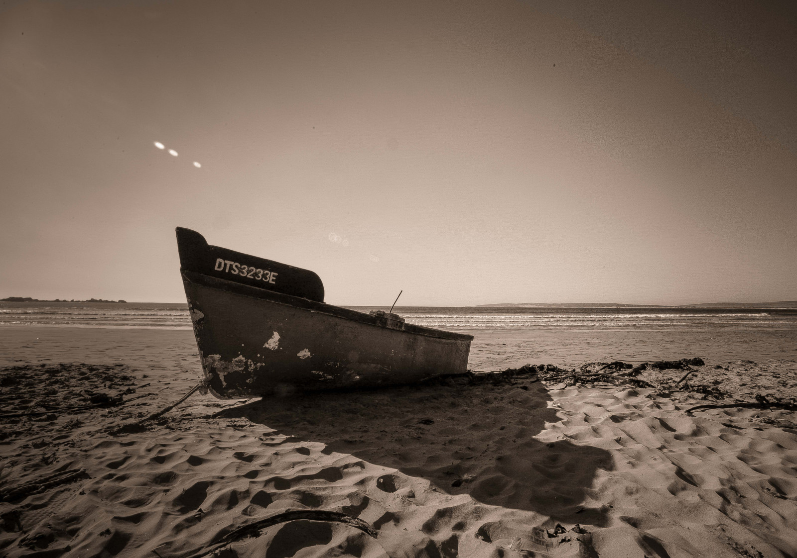 barca, monocromo, mare, acqua, puntellare, sabbia, riflessione, cielo, fotografia, spiaggia, calma, costa, orizzonte, pesca, cultura, nube, oceano, onda, tradizione, costa ovest, EOS5D, costiero, Sud Africa, bianco e nero, fotografia in bianco e nero, corpo d'acqua, padrenostro, spiaggiati, coastal and oceanic landforms