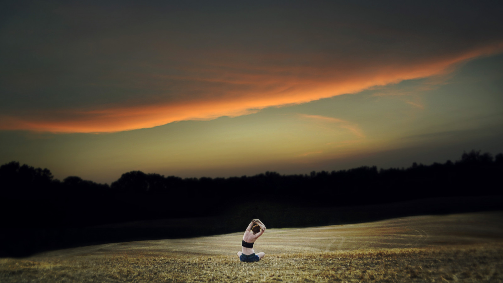 světlo, západ slunce, nebe, pole, jóga, mraky, oheň, protáhnout se, plamen, protahování, zlatá hodina, přátelství, digitalclr, midwestflickrgathering