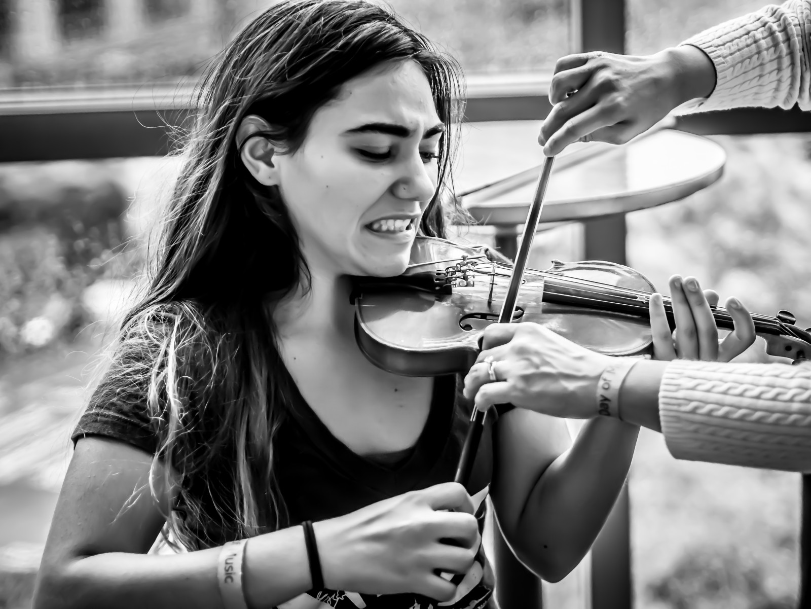 lidé, bílý, Černá, černobílý, model, portrét, fotografování, hudba, hudebník, móda, vlasy, Spojené státy americké, zuby, Seattle, Osoba, 2013, zpěv, Olympus, Panasonic, Neděle, 2014, Černý a bílý, Krásná, washington, dívka, krása, tělesné, Černá bílá, festival, dáma, fotografie, lumix, 45mm, výraz, impressedbeauty, Černý a bílý, monochromatické fotografování, focení, GX1, violen, blackwhitephoto, ISO1000, olympus45mm, olympus45mmf18