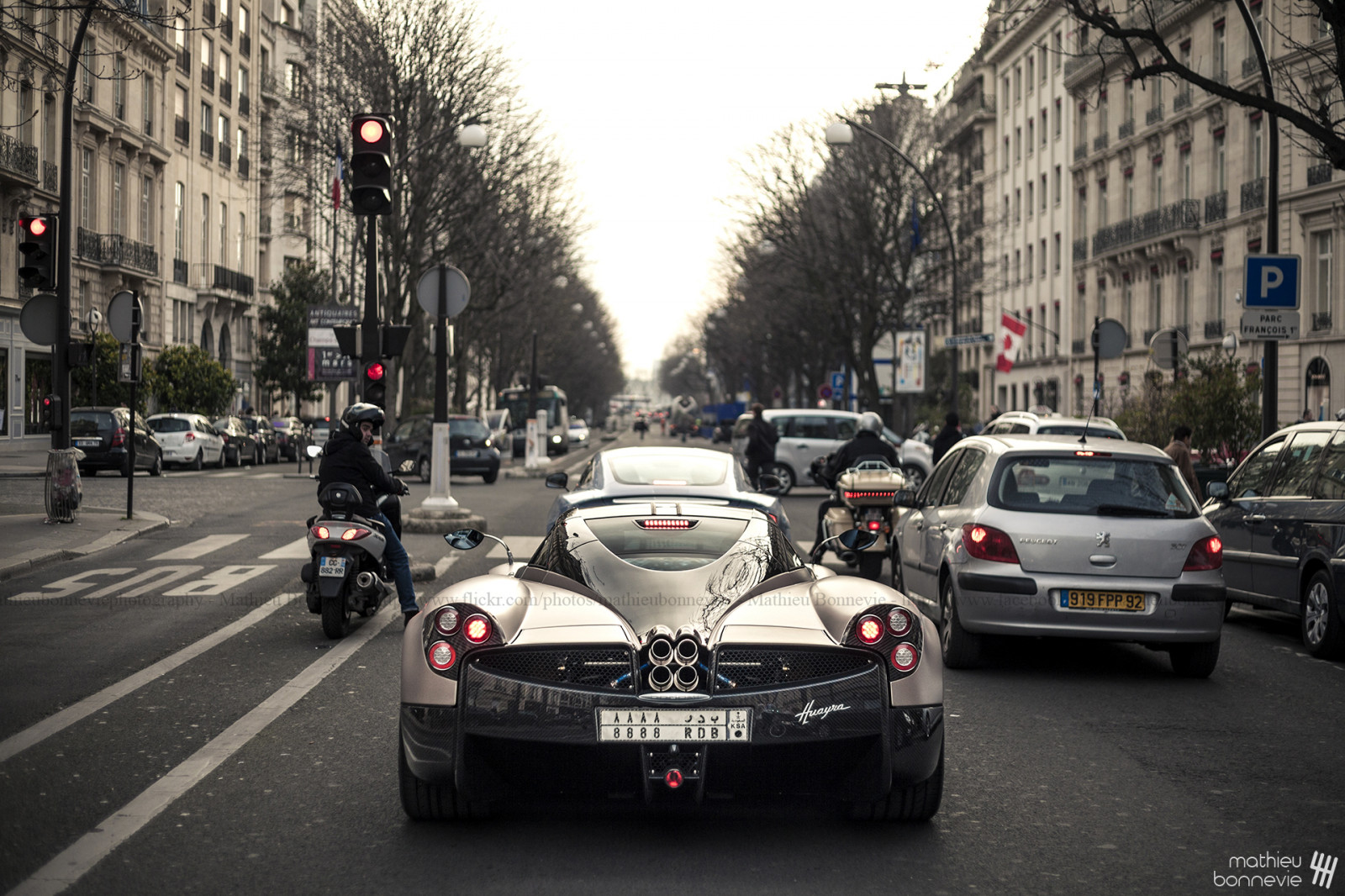 město, ulice, auto, vozidlo, silnice, fotografování, hnědý, Mercedes Benz, Kánon, fotograf, Mars, Francie, Království, Paříž, zlato, sportovní auto, Pagani, Huayra, asfalt, kupé, voiture, výkon auta, 7, Hypercar, MM, limuzína, Vzácný, 2014, AMG, 50mm, 5 d, označit, ii, f18, 18, mk, F, kolo, rohož, nebo, obrazovka, auto, automobil, cran, tapeta na zeď, špinění, superauto, hd, 2, březen, eos, Photographie, photographe, 50, momentka, saúdská, arábie, avenue, fond, th, worldcars, turbo, automotive, pozorovatel, v12, matný, hr, hq, mathieu, pozorování, Bonnevie, BNV, sighter, mathieubonnevie, mathieubnv, drahý, marron, KSA, pozemní vozidla, automobilového designu, luxusní vůz, Arabie, matt, výkonné auto, městské auto, sportovní užitkové vozidlo, kamarád, 7., francouzský filozof, Saoudite, Dore