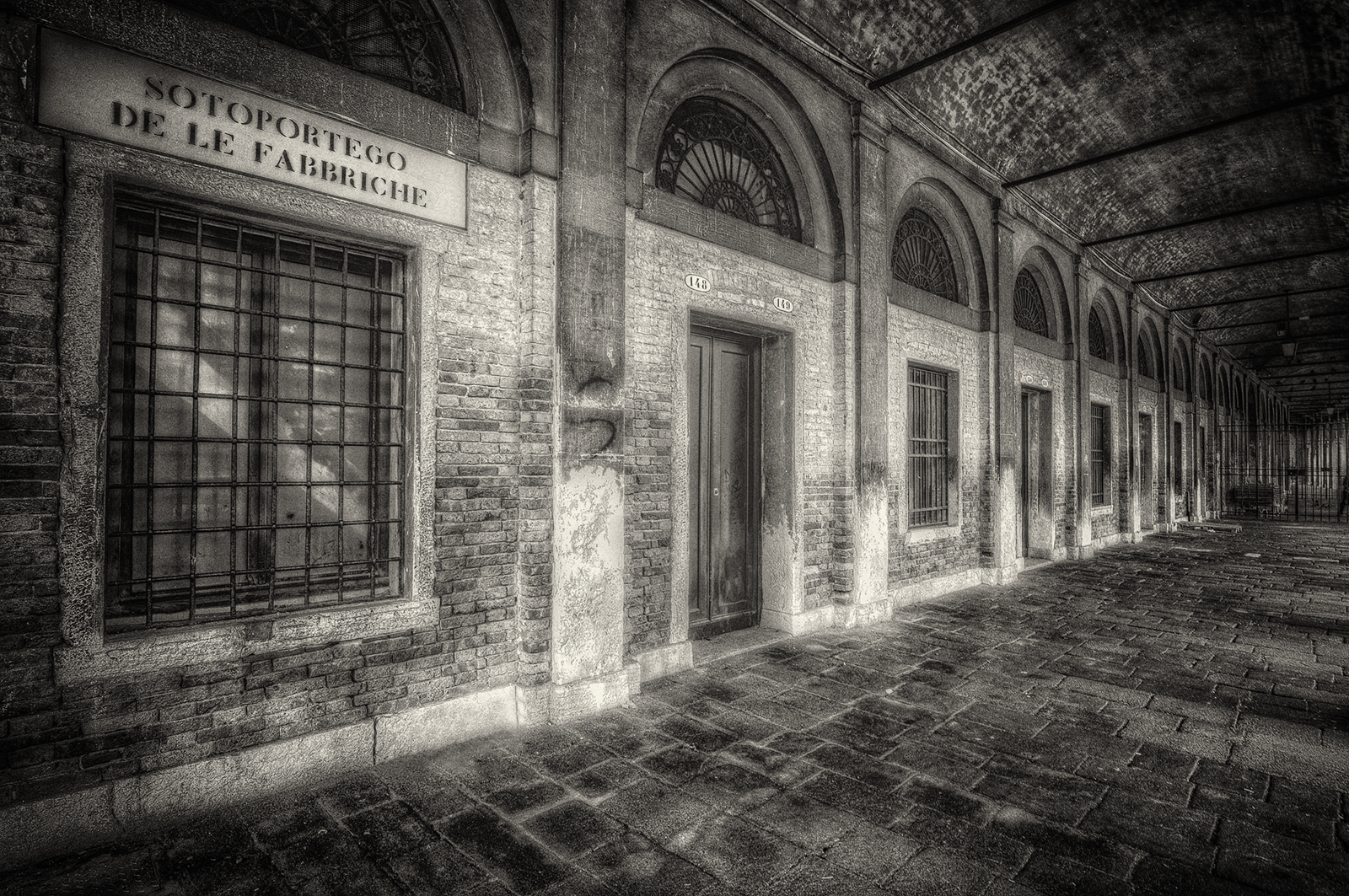 černobílý, okno, architektura, budova, nebe, Benátky, stěna, fotografování, dějiny, oblouk, pasáž, struktura, Cihlový, rodeos, tělesné, alej, tma, Venezia, nikond7100, fasáda, mld, robertodefilippi, urban area, Černý a bílý, monochromatické fotografování, sotoportego, 201543