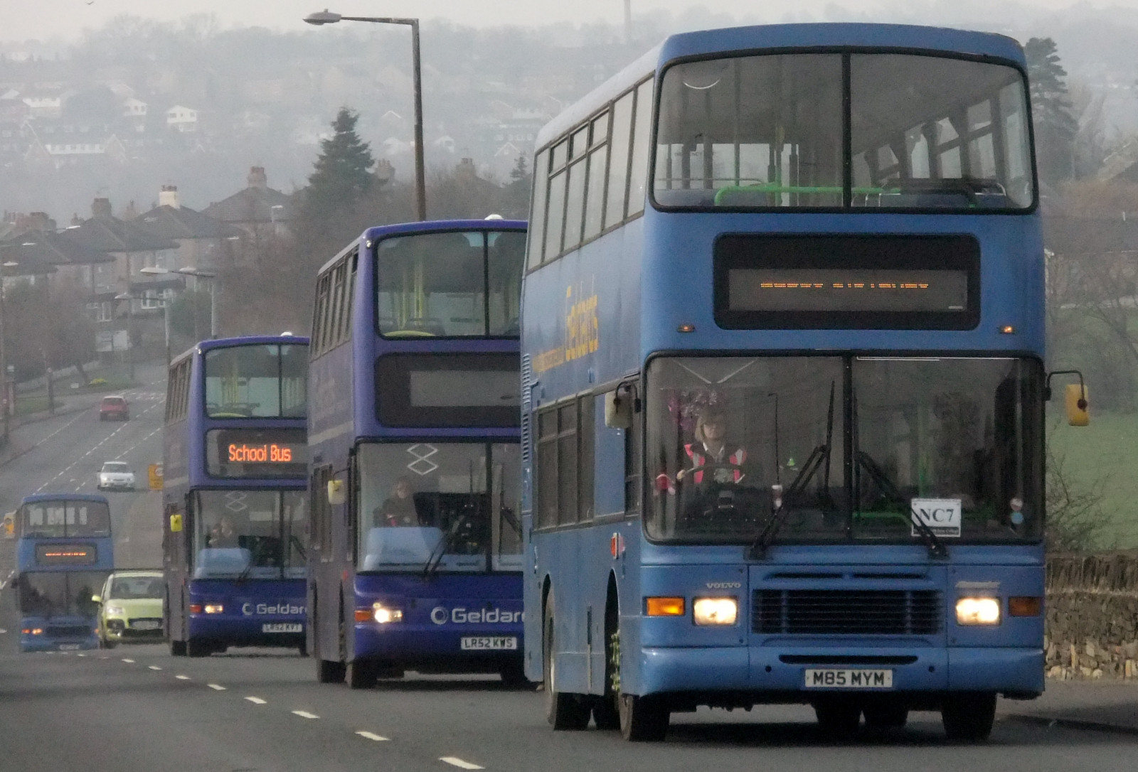 เมือง, ยานพาหนะ, ถนน, ทางหลวง, วอลโว่, ขนส่ง, มหานคร, Alexander, รถเมล์, ตรีศูล, เลน, ประธาน, เขตเมือง, ปริมณฑล, รถหรู, รถครอบครัว, รถกะทัดรัด, ยานยนต์, โหมดการขนส่ง, รถพาณิชย์, การขนส่งสาธารณะ, โอลิมเปีย, dennis, บริการรถทัวร์, Royale, รถเมล์สองชั้น, plaxton, metroline, londoncentral, อ้วน, Geldards, goaheadgroup, comfortdelgro, m87mym, m85mym, lr52kvt, lr52kws