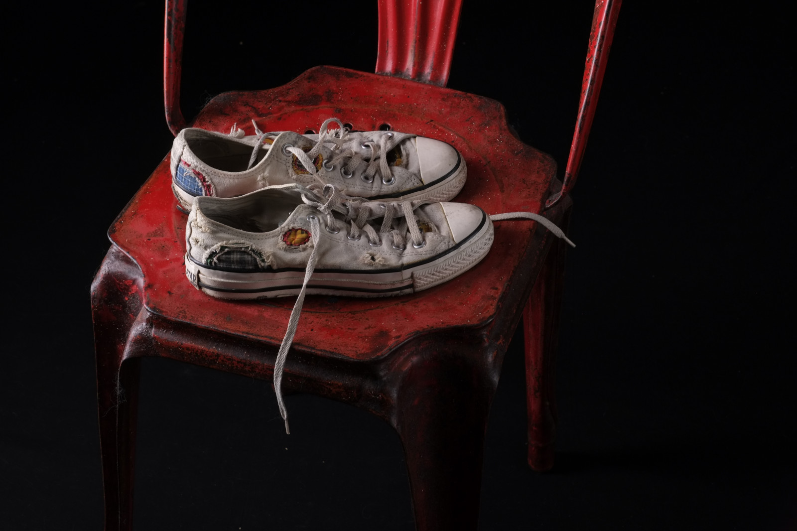 Červené, židle, tenisky, kostra, růž, tma, nábytek, střevíc, zátiší fotografování, lehký kočár, multipls