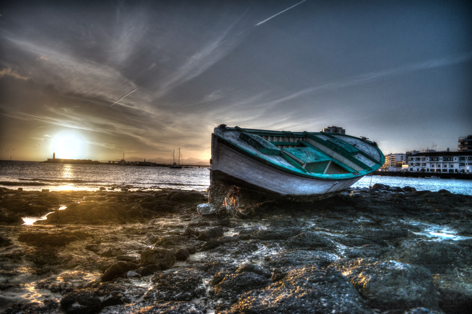 Sonnenlicht, Boot, Sonnenuntergang, Meer, Nacht-, Wasser, Natur, Ufer, Betrachtung, Fahrzeug, Abend, Morgen, Küste, Sonne, Nikon, Sol, Lanzarote, Wolke, Ozean, Welle, beschädigen, Atardecer, Wasserfahrzeug, Stute, D5200, Canarias, Computer-Tapete, Windwelle, Arrecife