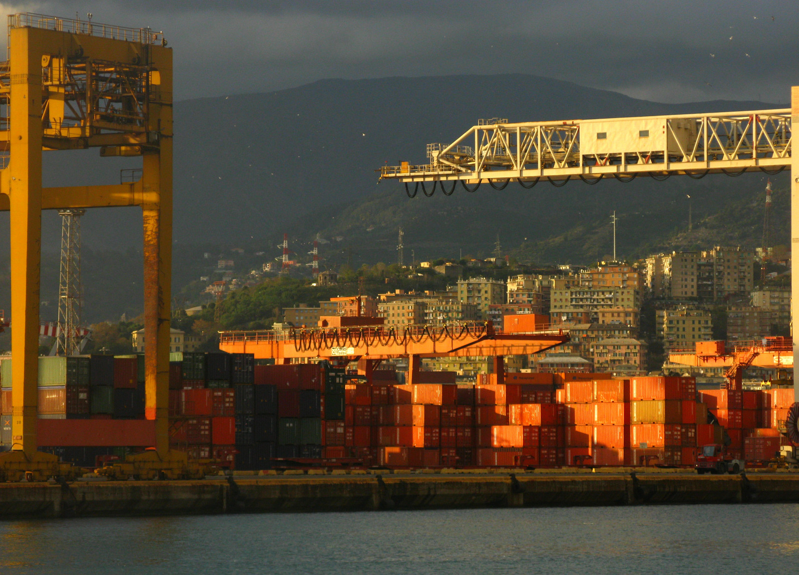 by, bybilledet, byområde, nat, skyline, metropol, afspejling, hovedstadsområde, Havn, aften, skumring, himmel, havn, containerskib, godstransport, downtown, solnedgang, skyskraber, højhus